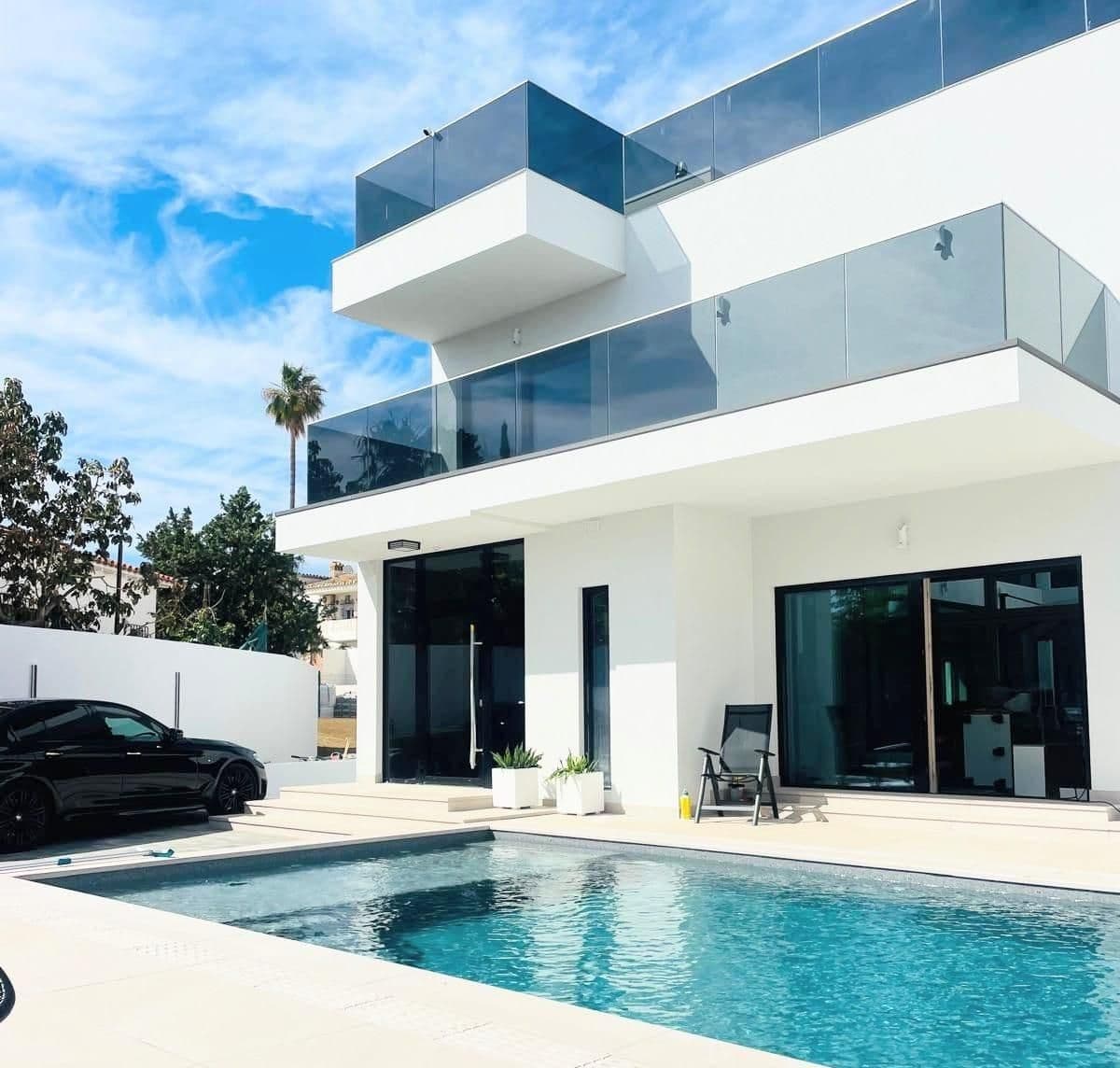Detached Villa in Benalmadena Costa, Benalmádena Costa, Benalmádena