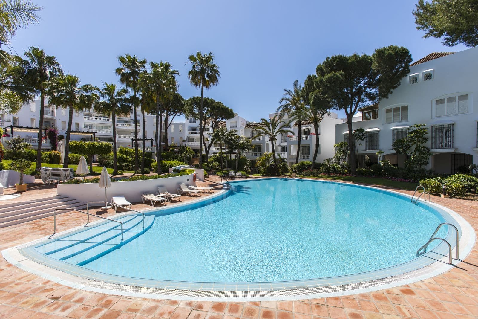 Middle Floor Apartment in Elviria, Marbella East