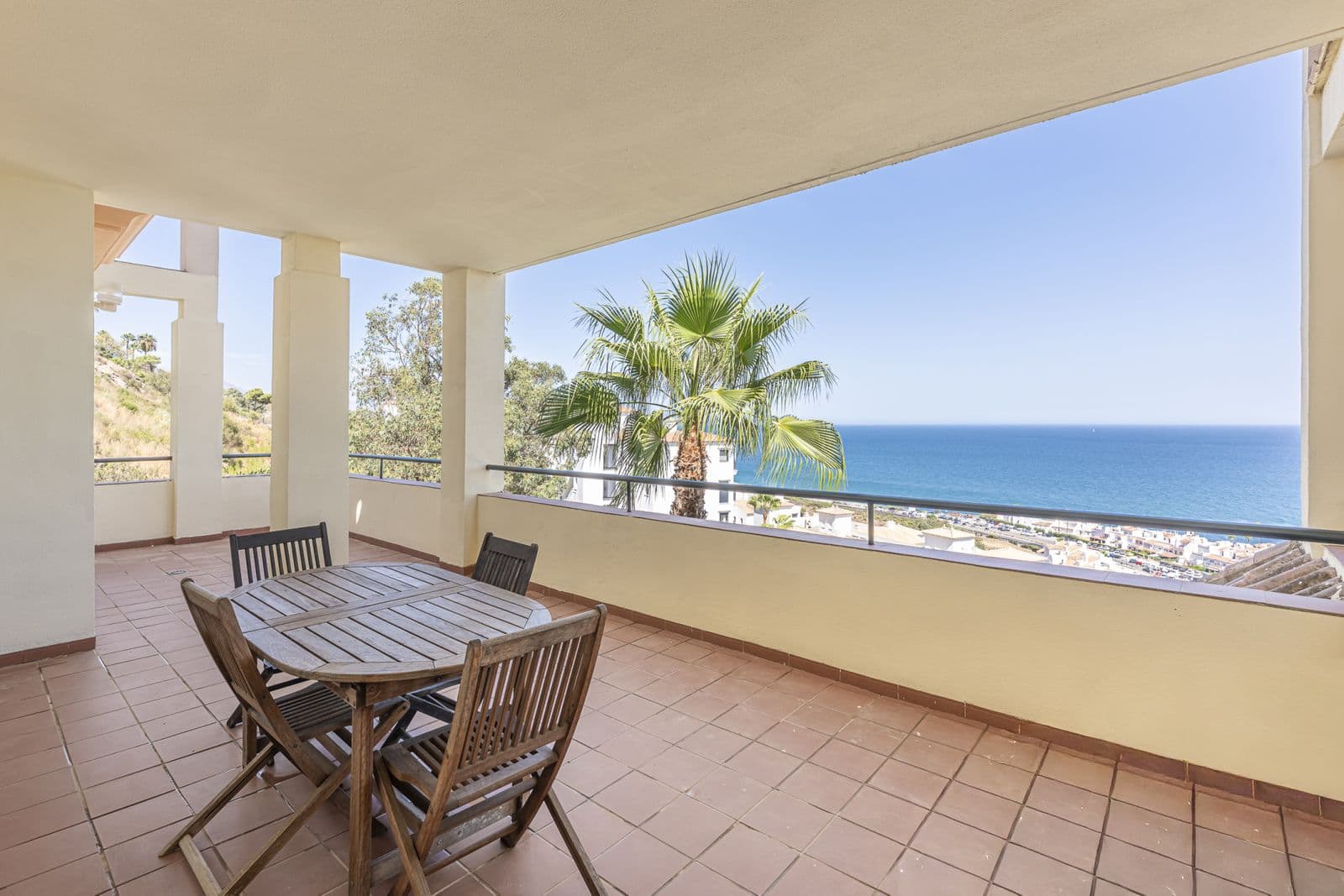Middle Floor Apartment in Manilva, Manilva