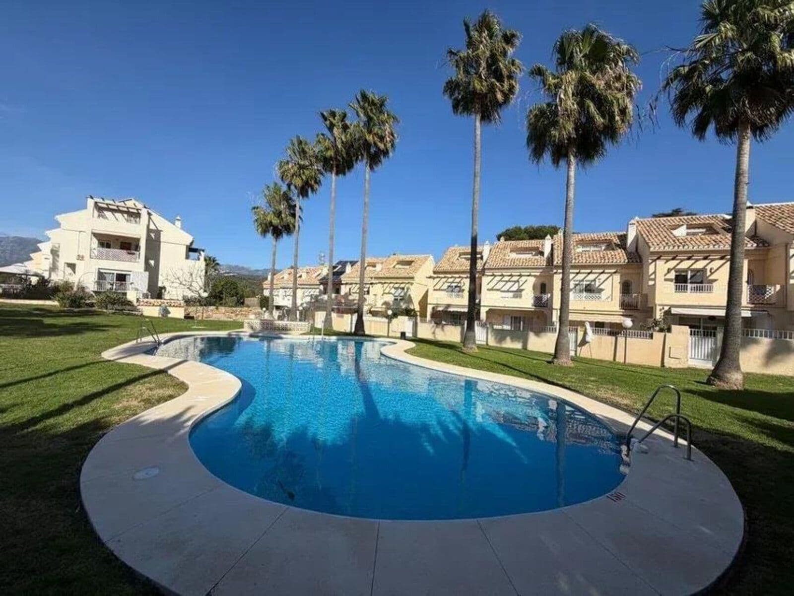 Townhouse in El Rosario, Marbella East