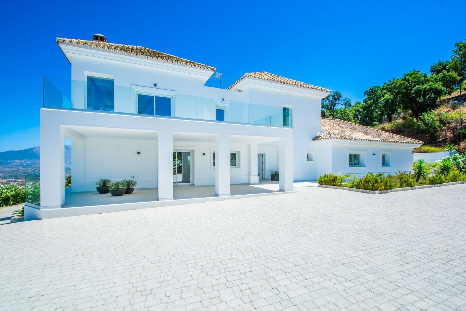 Detached Villa in La Mairena, Marbella East
