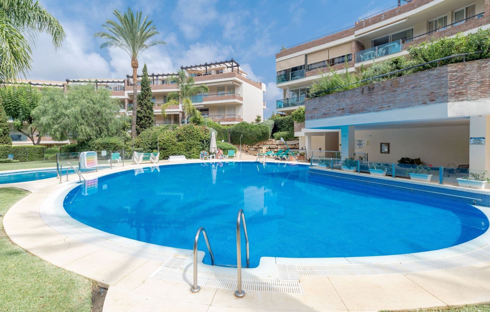Middle Floor Apartment in Miraflores, Mijas