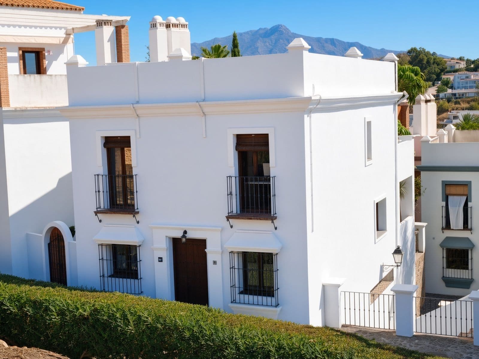 Semi-Detached House in El Paraiso, Estepona