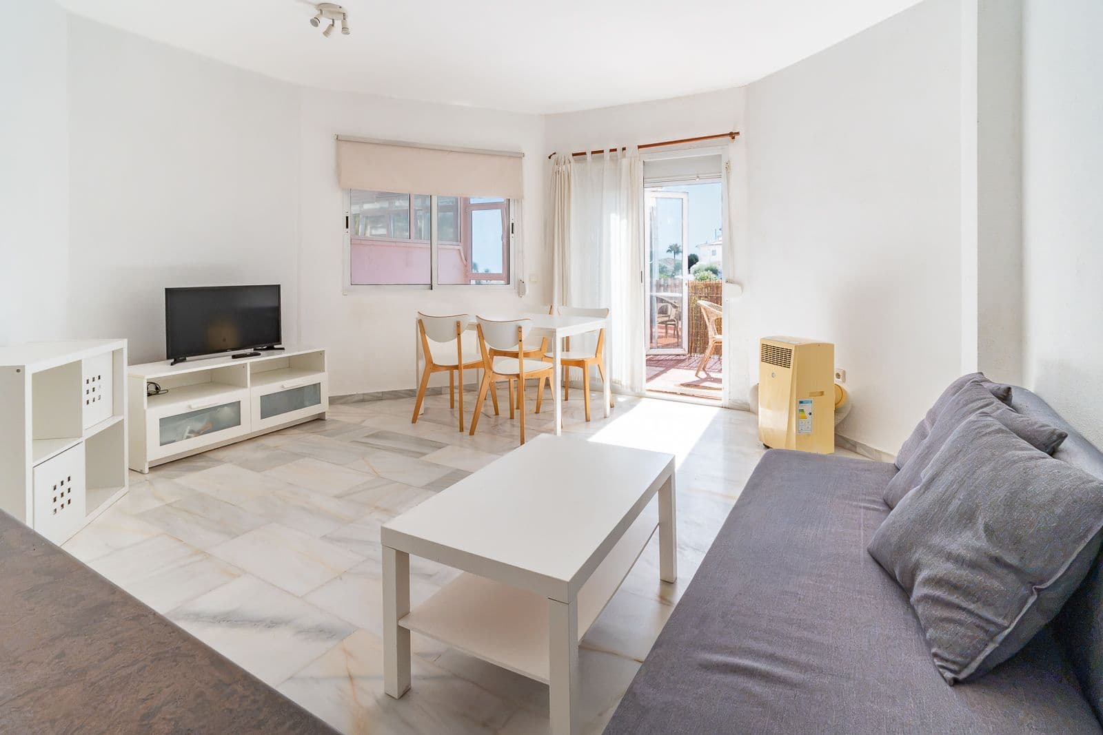 Middle Floor Apartment in Benalmadena, Benalmádena