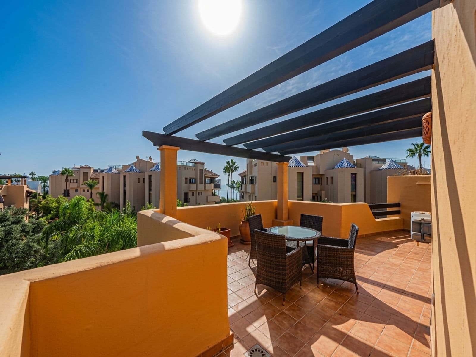Middle Floor Apartment in Costalita, Estepona