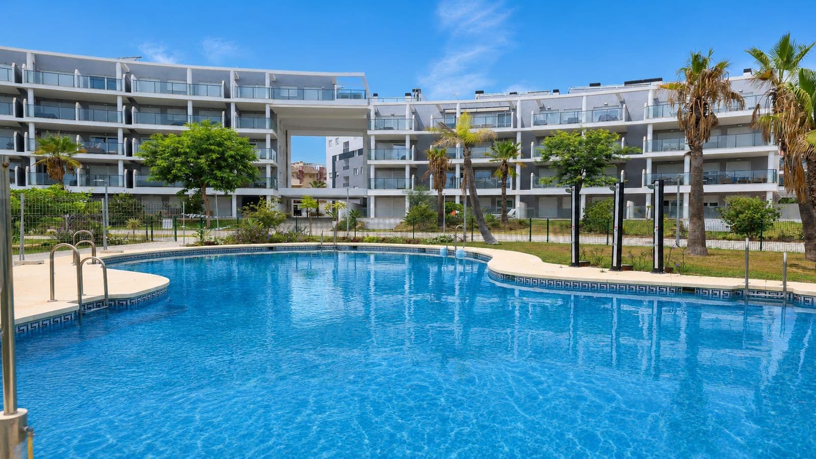 Middle Floor Apartment in Manilva, Manilva