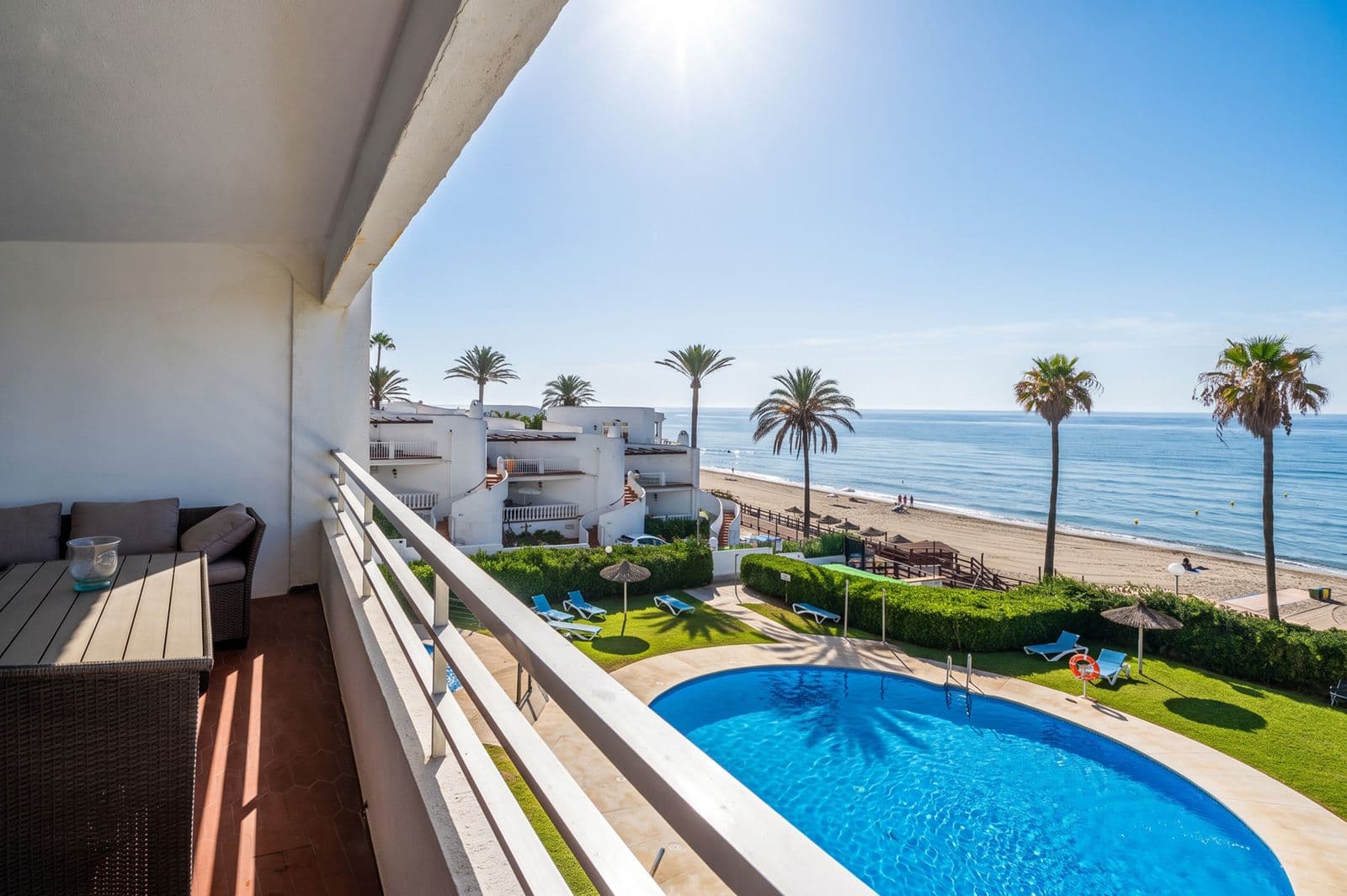 Middle Floor Apartment in Calahonda, Mijas