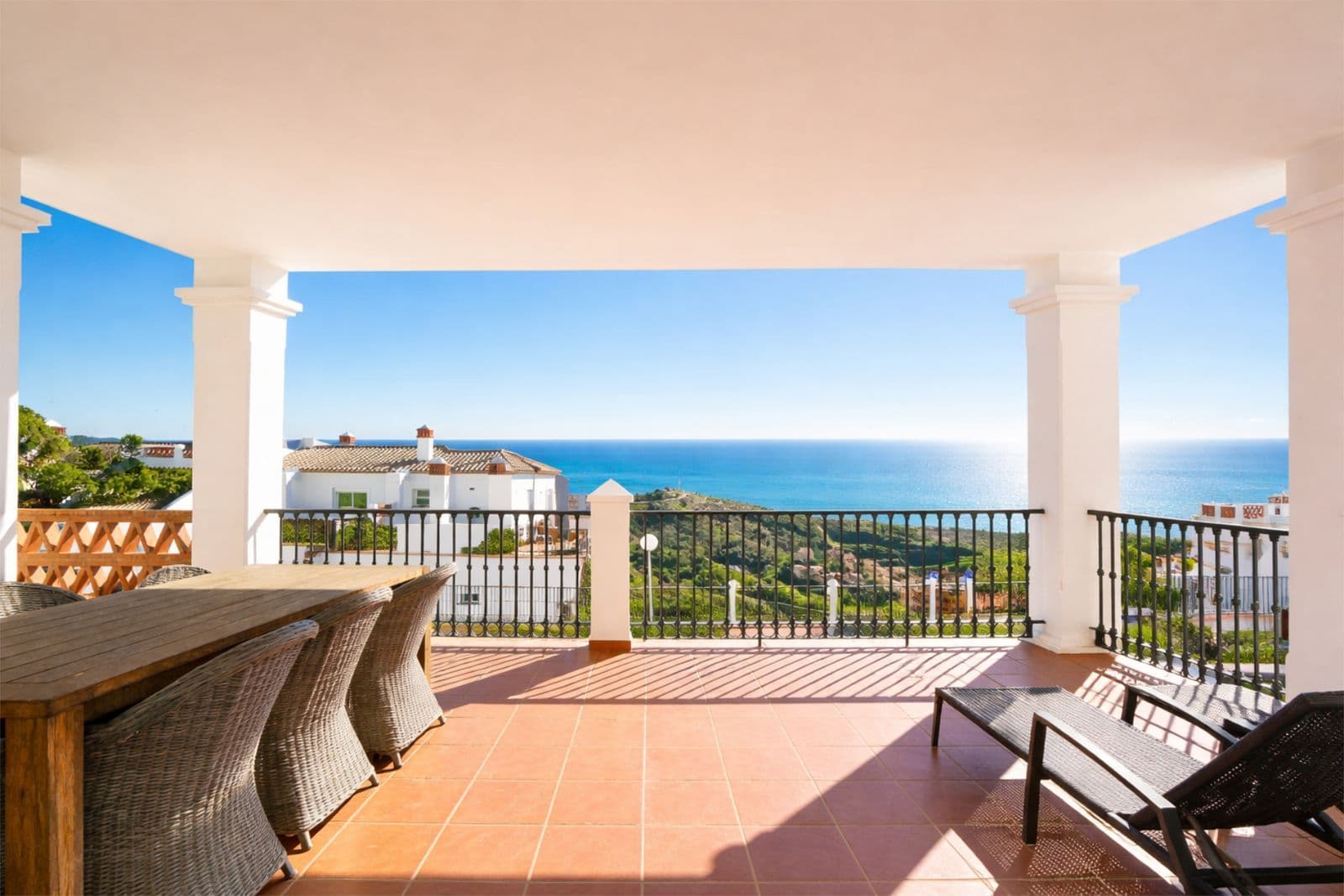 Middle Floor Apartment in Calahonda, Mijas