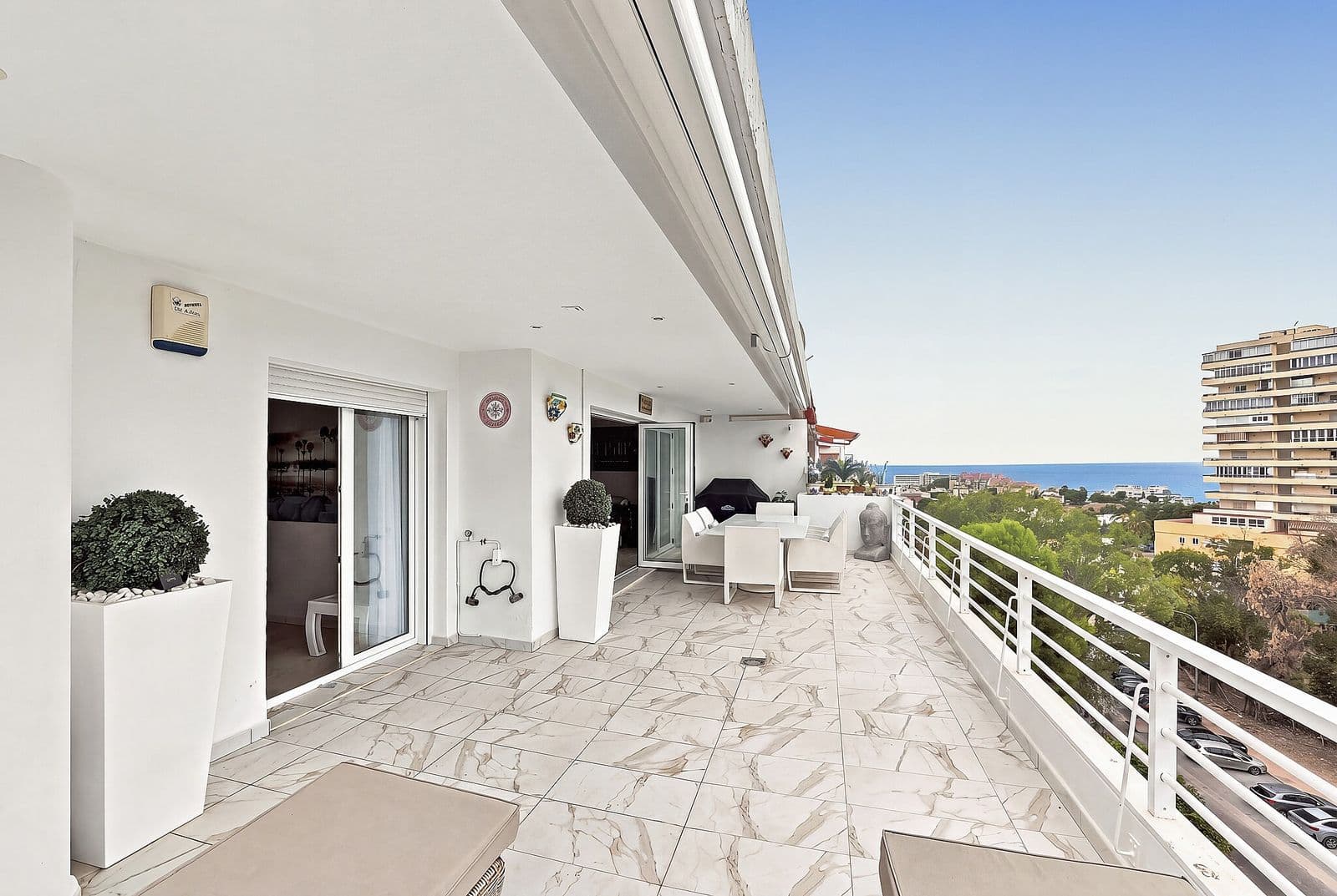 Top Floor Apartment in Benalmadena Costa, Benalmádena