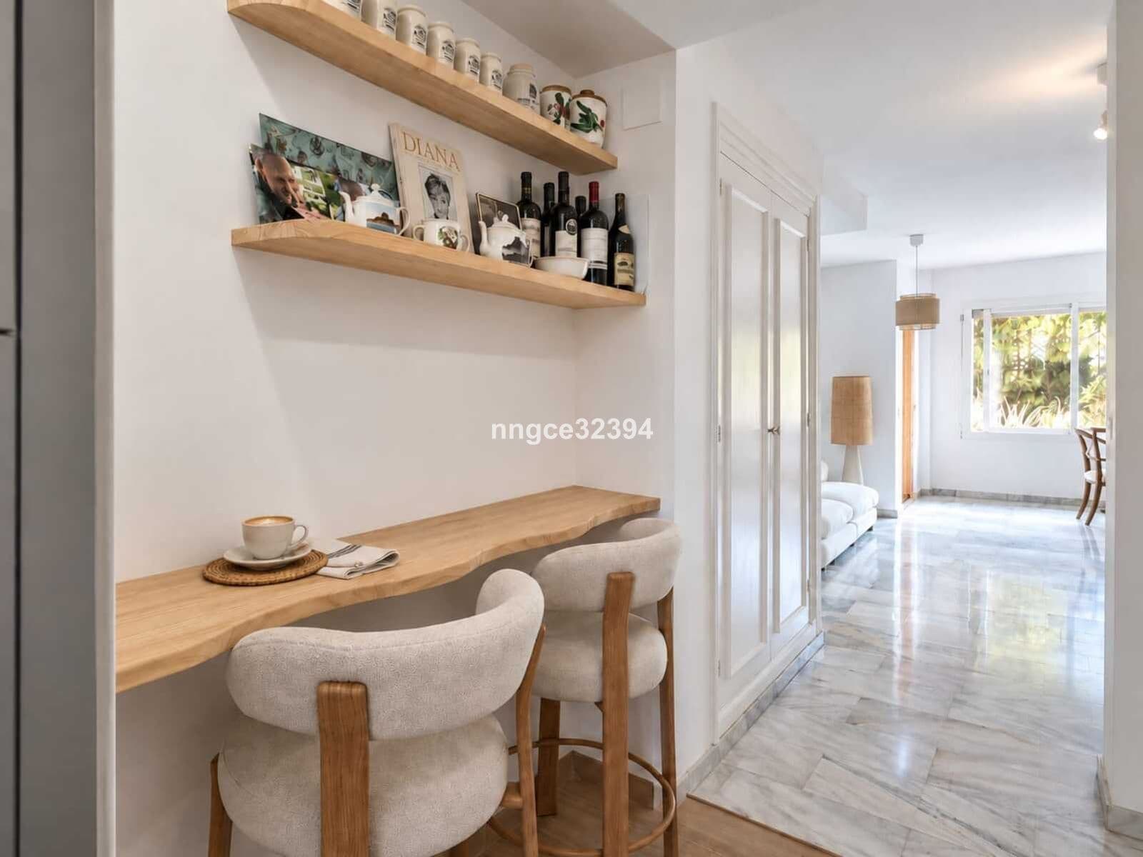 Middle Floor Apartment in New Golden Mile, Estepona