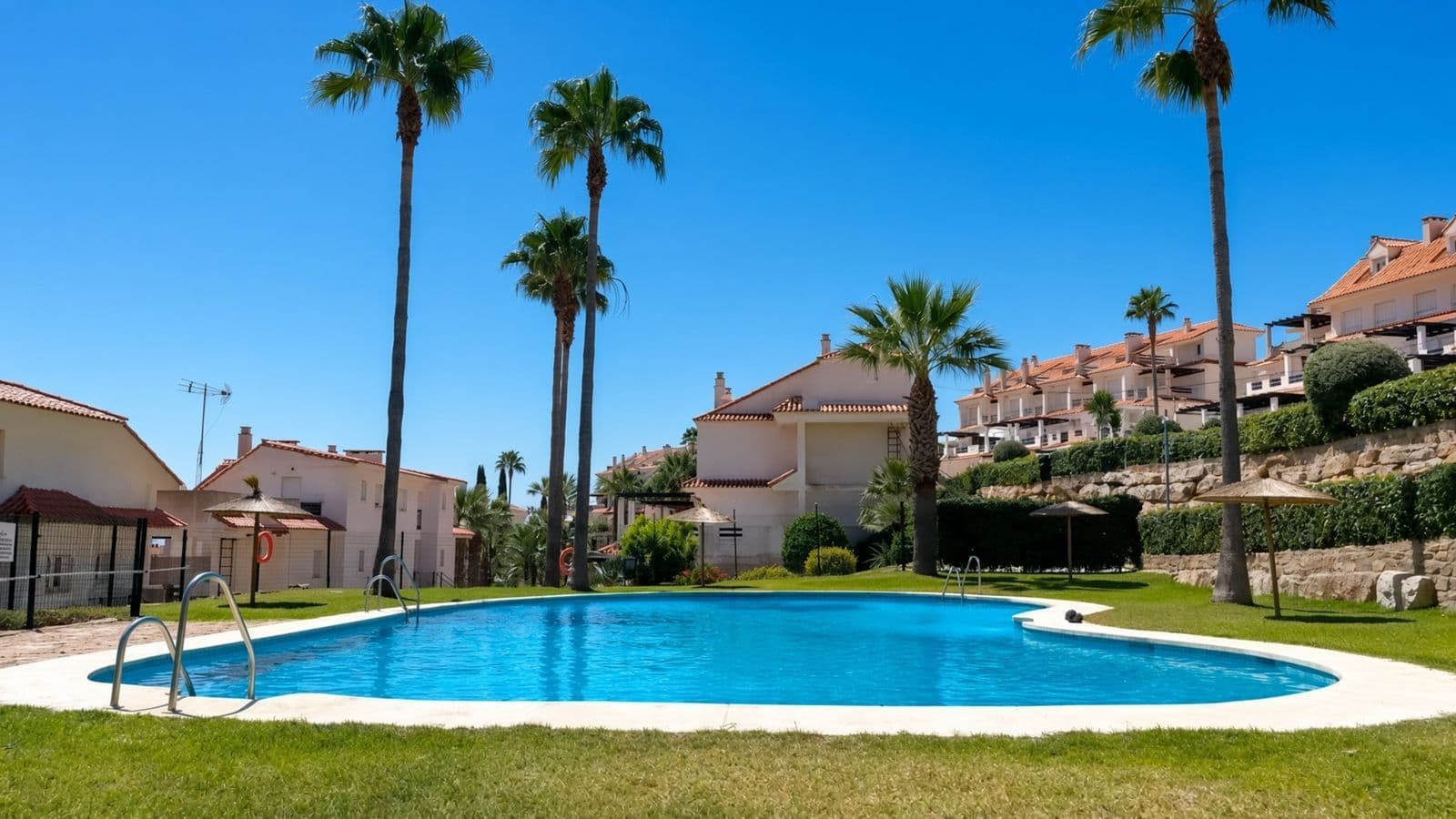 Middle Floor Apartment in La Duquesa, Manilva