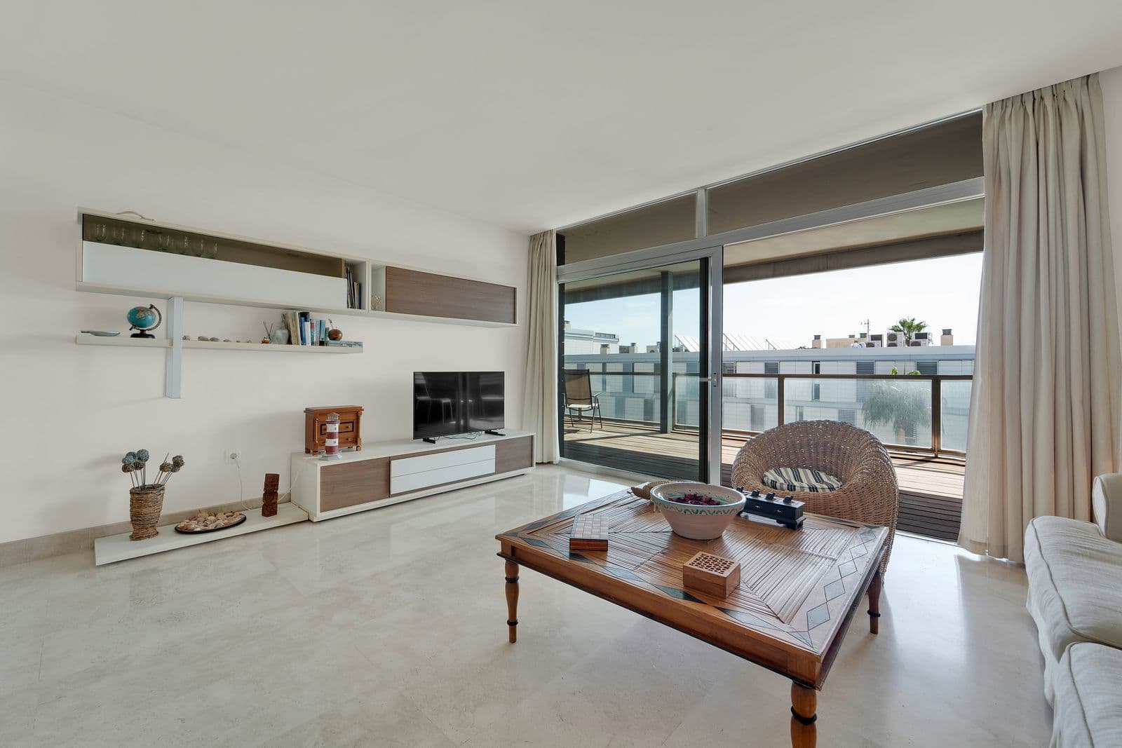 Middle Floor Apartment in Manilva, Manilva