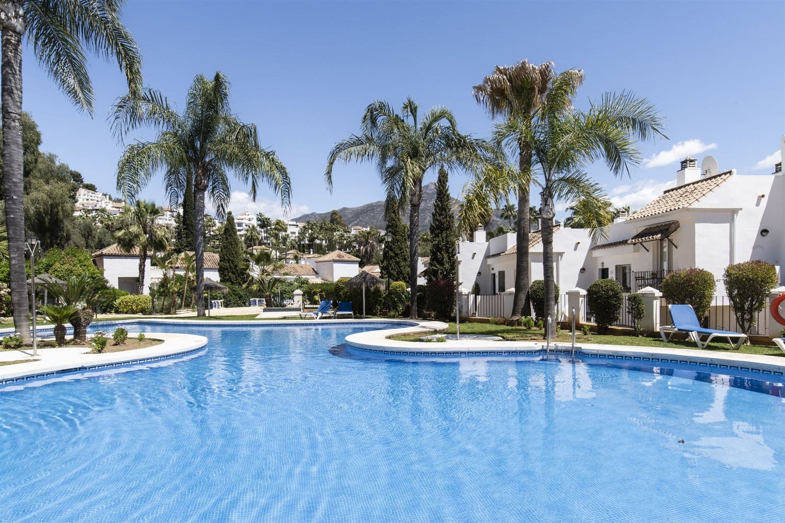 Top Floor Apartment in Nueva Andalucía, Nueva Andalucía