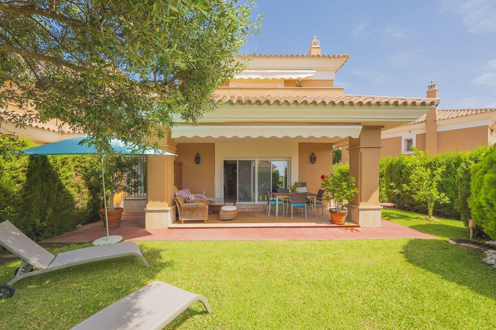 Semi-Detached House in Santa Clara, Marbella East