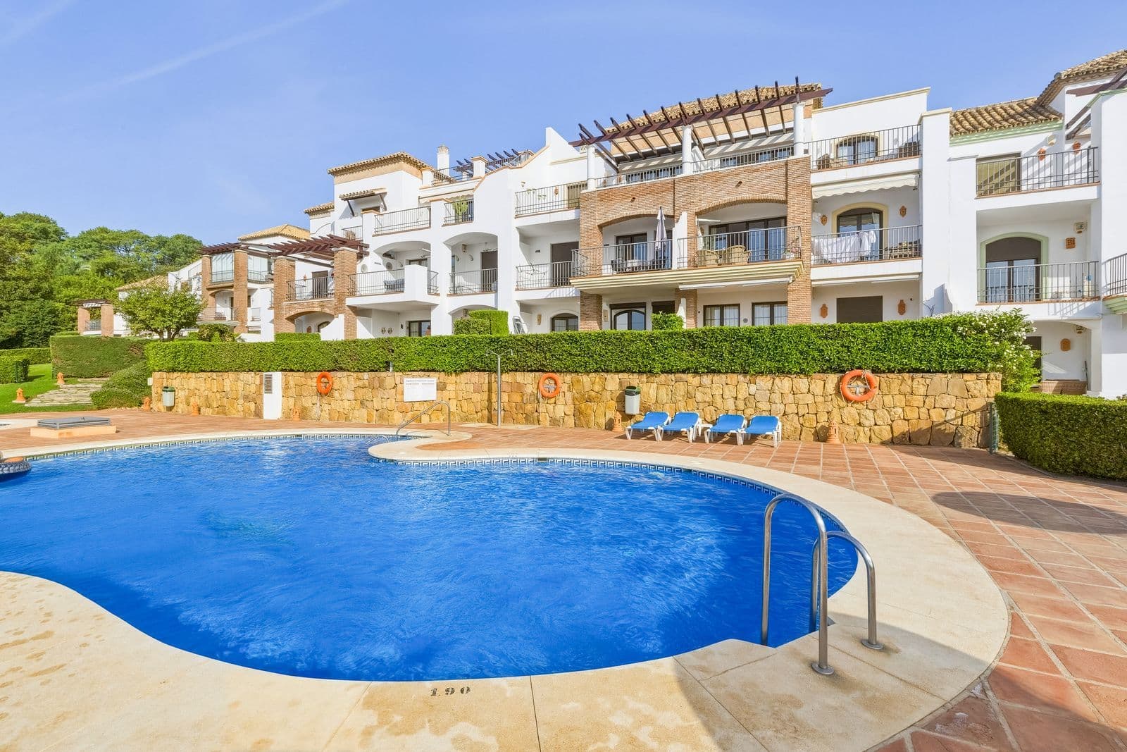 Middle Floor Apartment in Los Arqueros, Benahavís