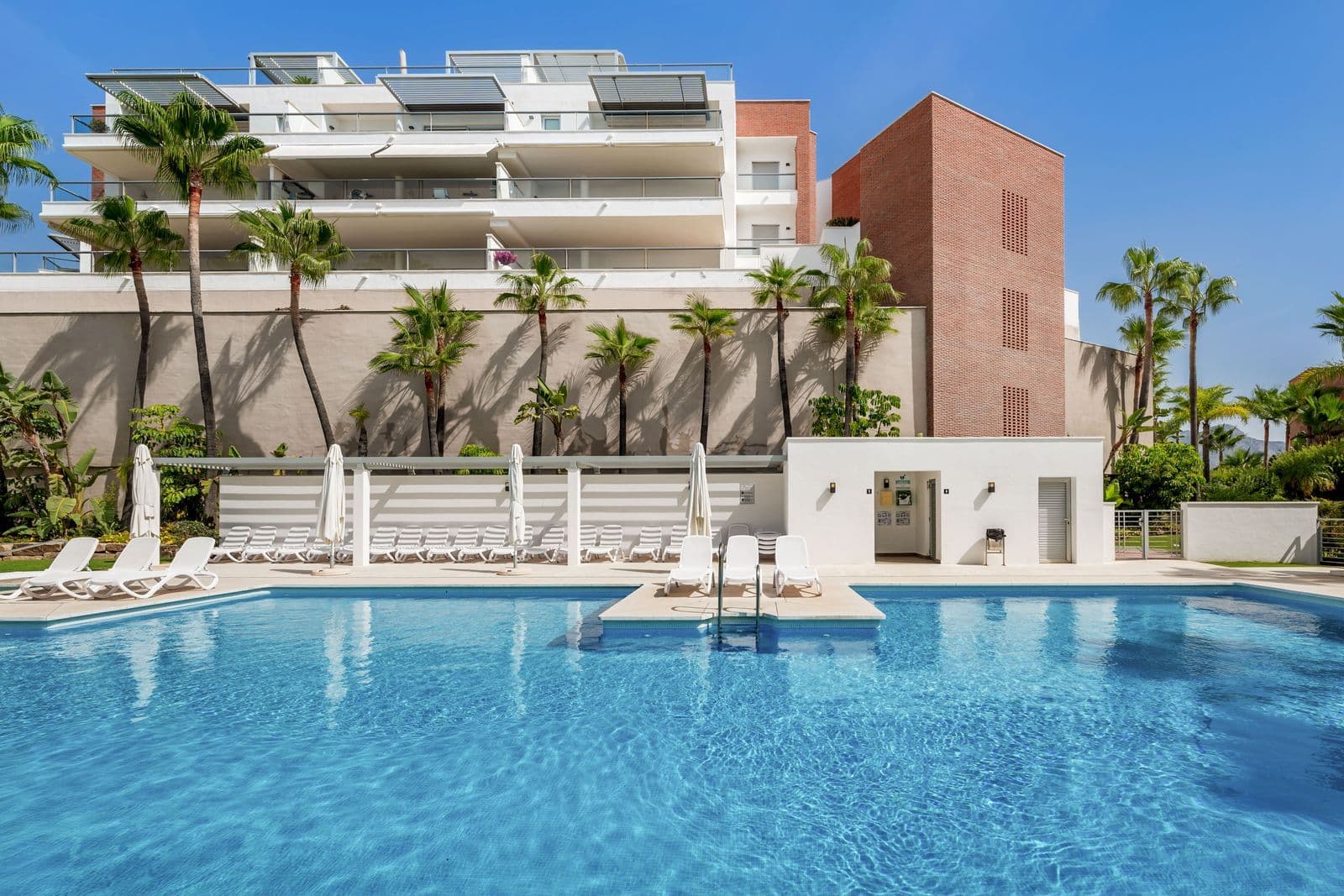 Middle Floor Apartment in Benahavís, Benahavís