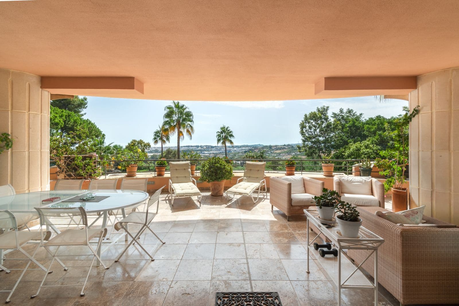 Middle Floor Apartment in Nueva Andalucía, Nueva Andalucía
