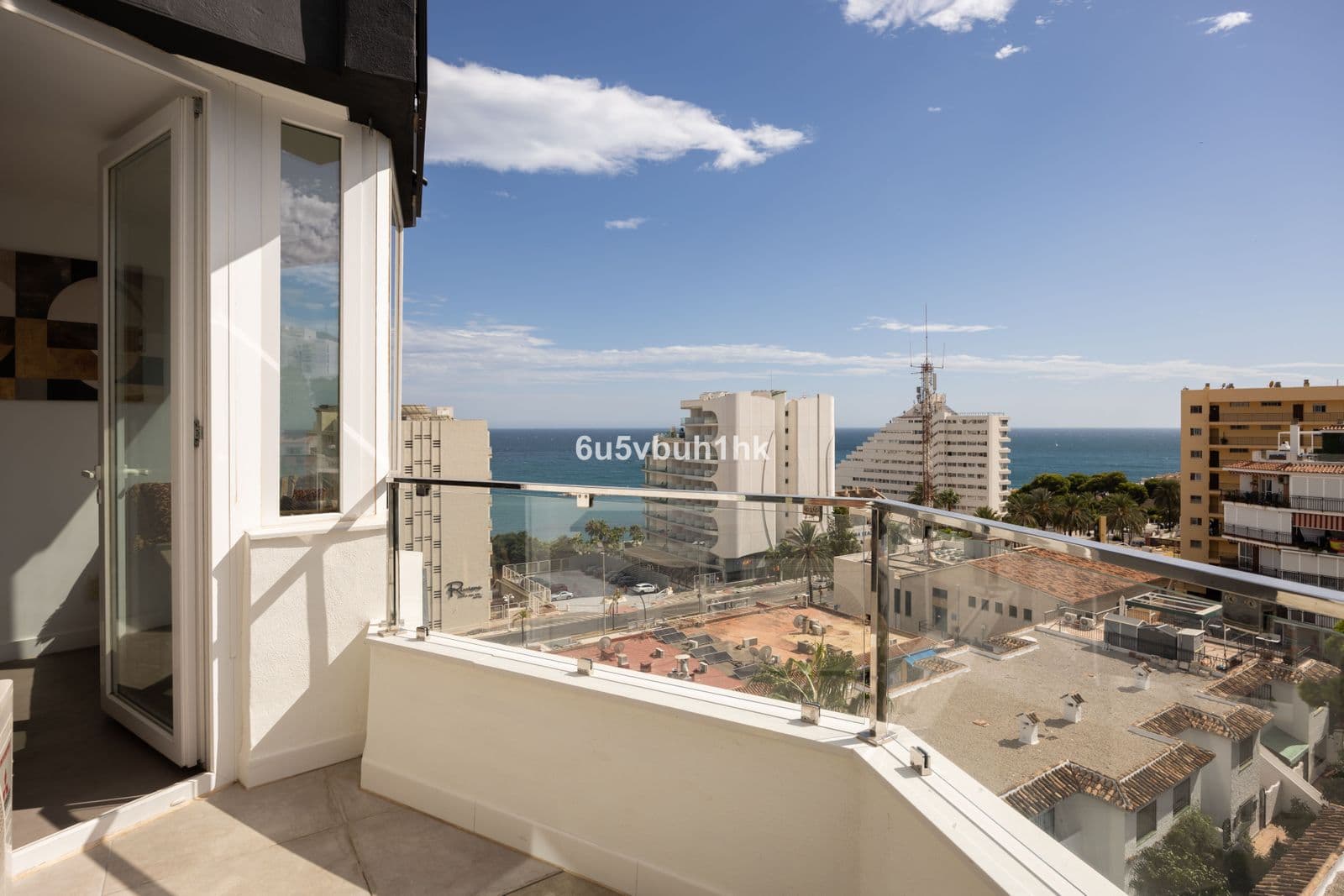 Middle Floor Apartment in Benalmadena Costa, Benalmádena