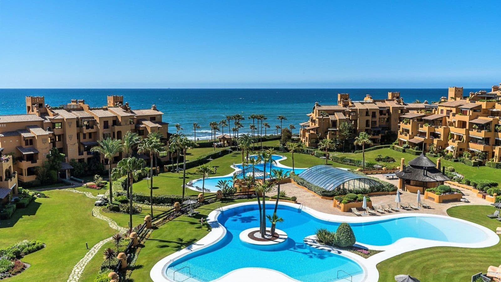 Middle Floor Apartment in Estepona, Estepona