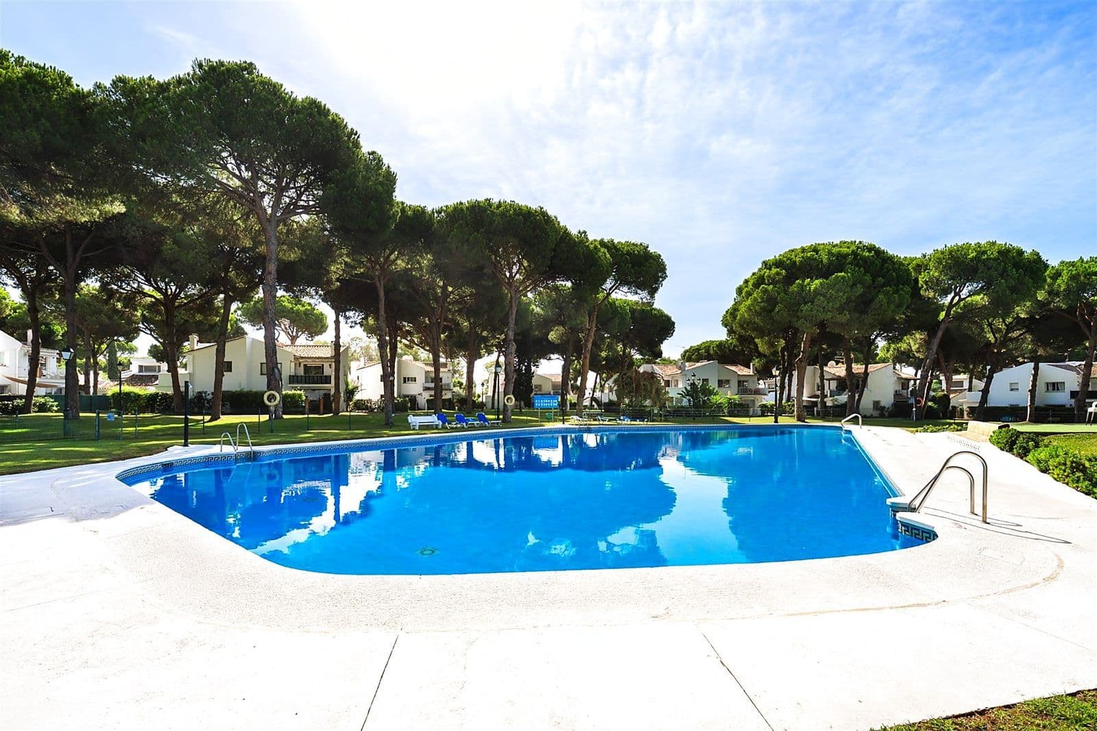 Townhouse in Benamara, Estepona