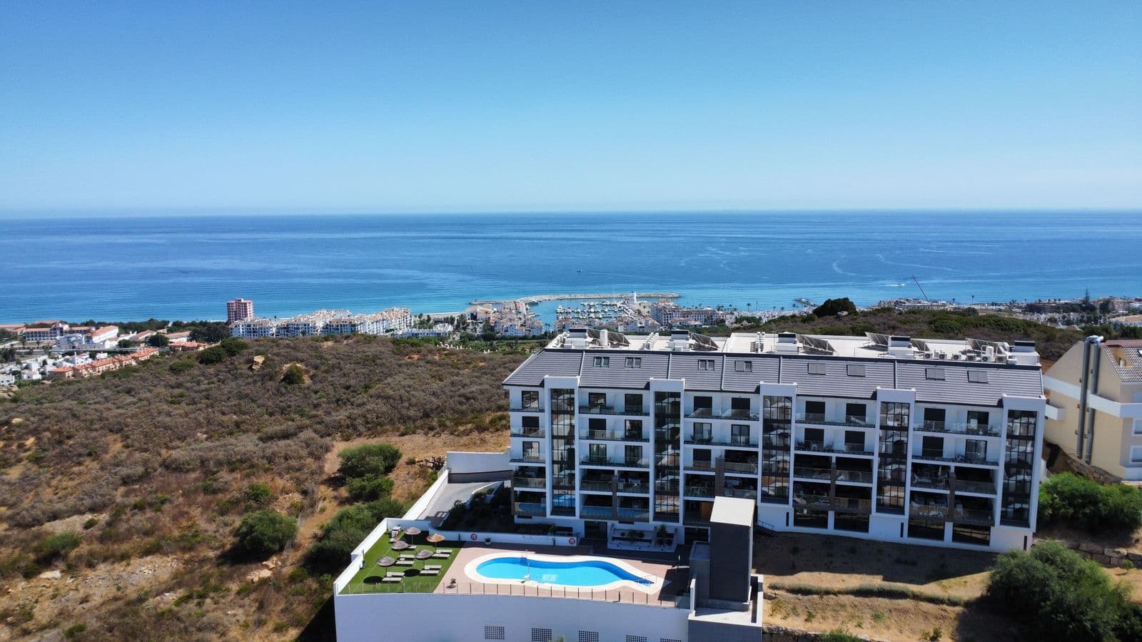 Middle Floor Apartment in La Duquesa, Manilva