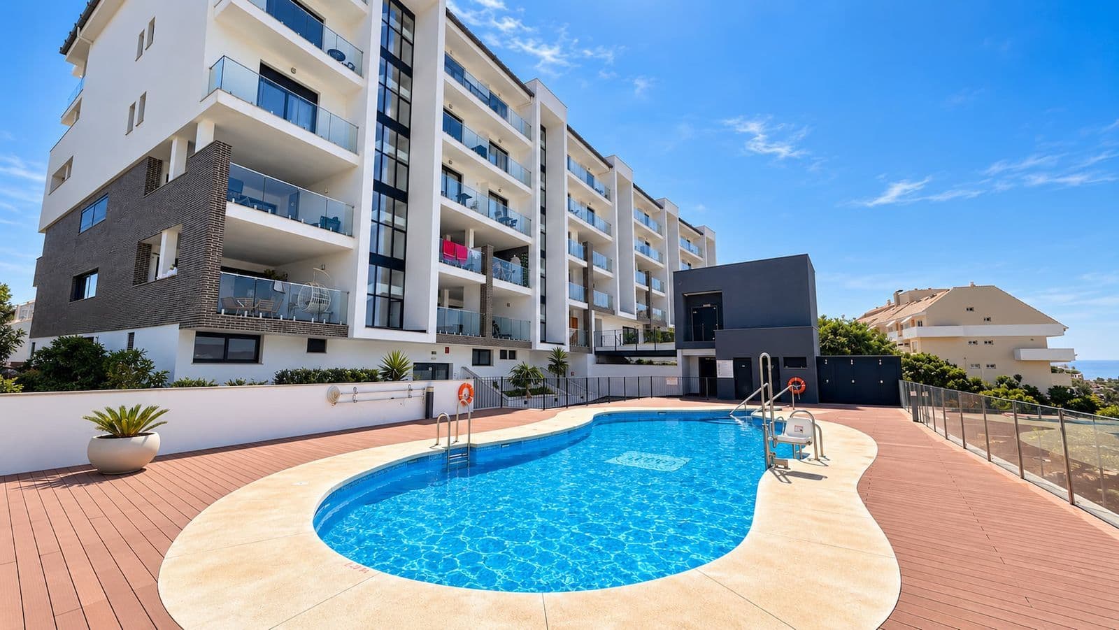 Middle Floor Apartment in La Duquesa, Manilva