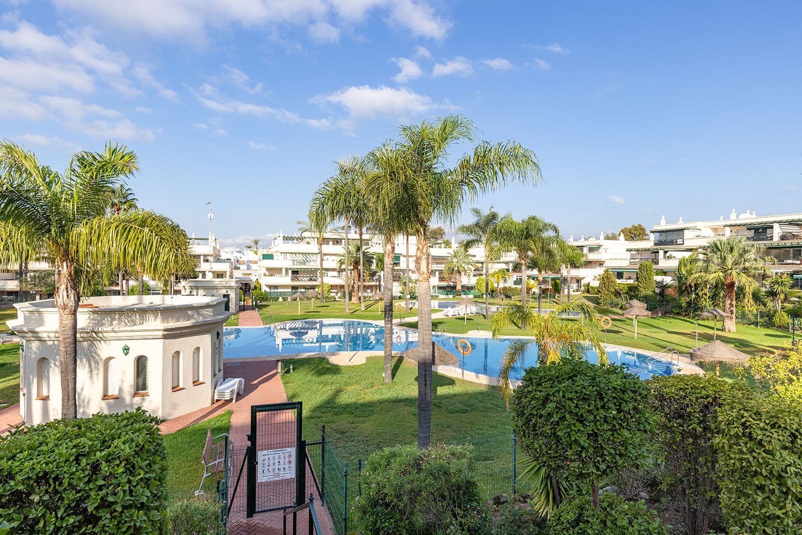 Middle Floor Apartment in Nueva Andalucía, Nueva Andalucía