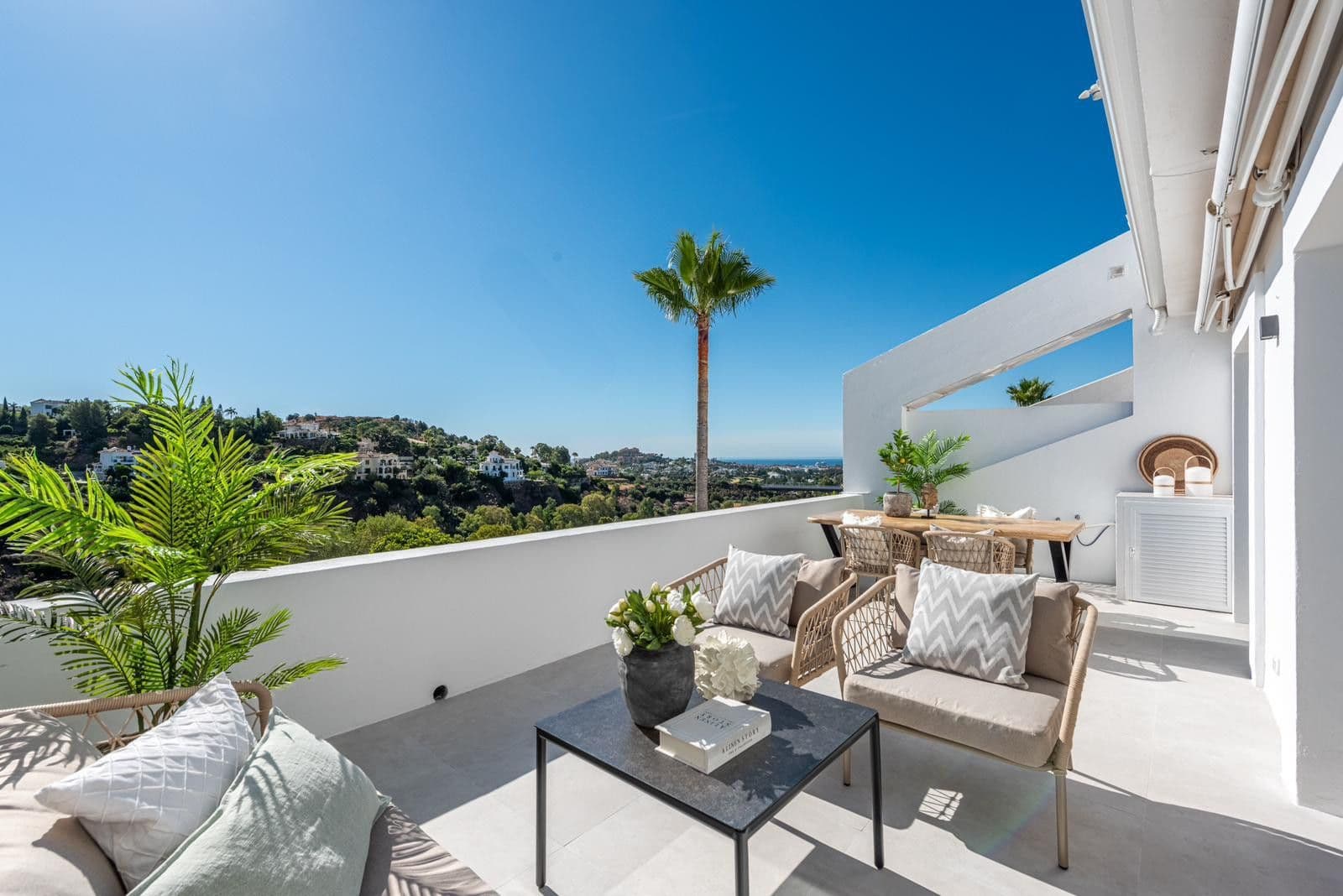 Middle Floor Apartment in La Quinta, Benahavís