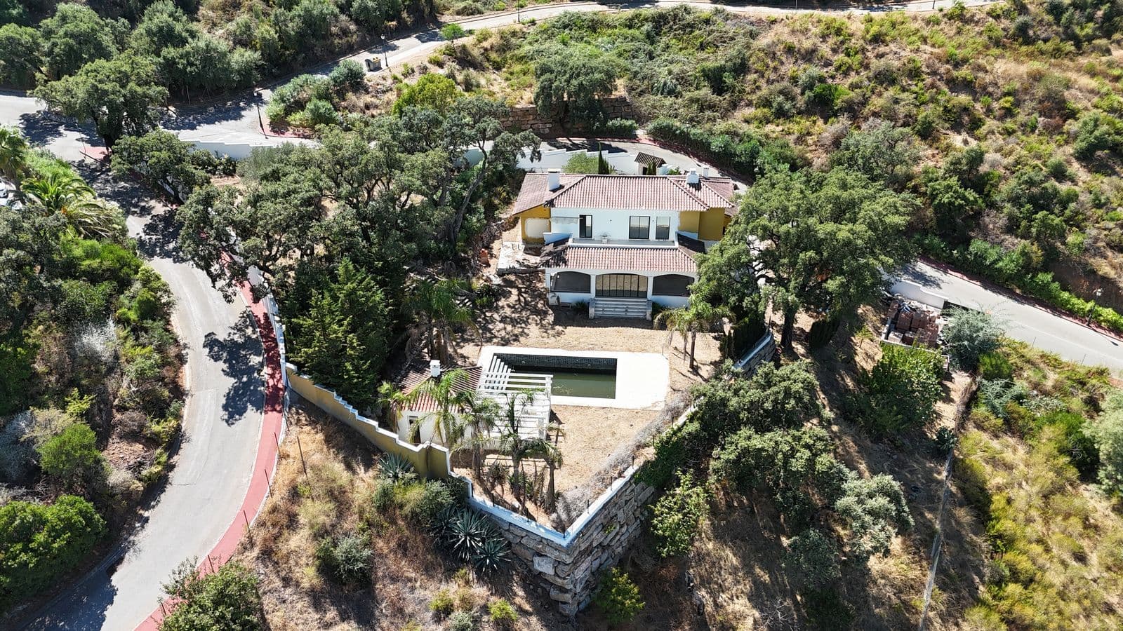 Detached Villa in La Mairena, Marbella East