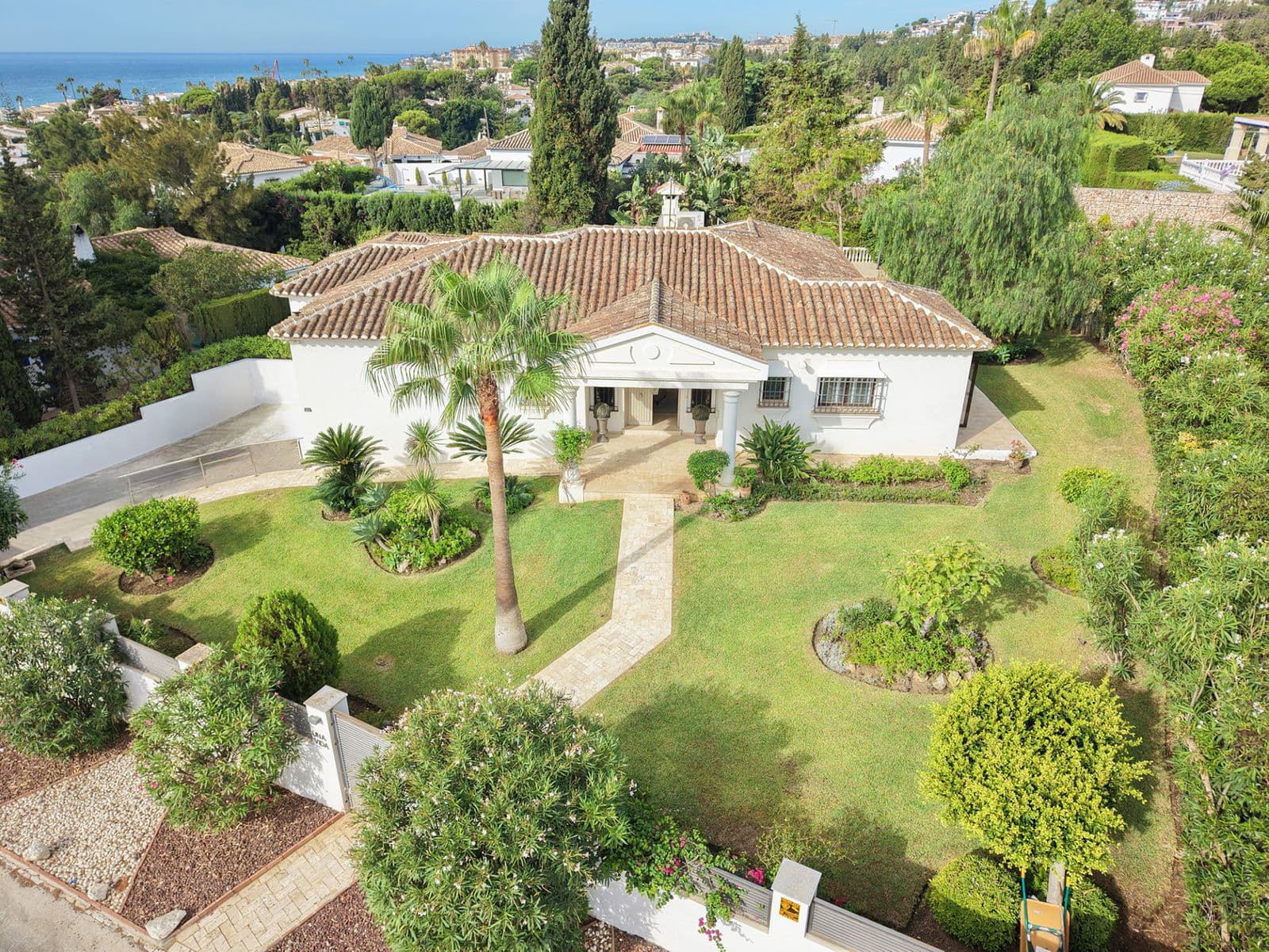 Detached Villa in El Chaparral, Mijas