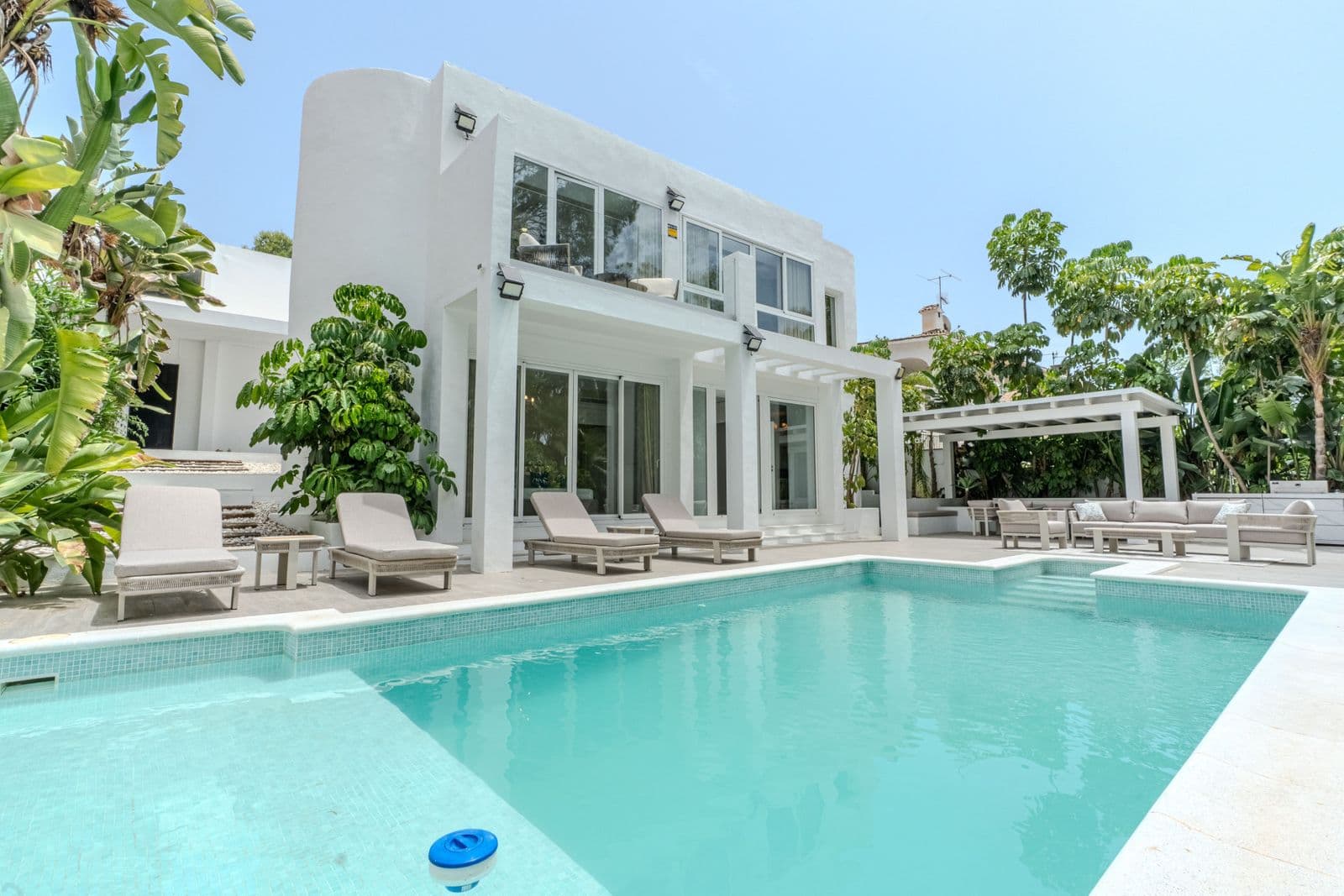 Detached Villa in Nueva Andalucía, Nueva Andalucía