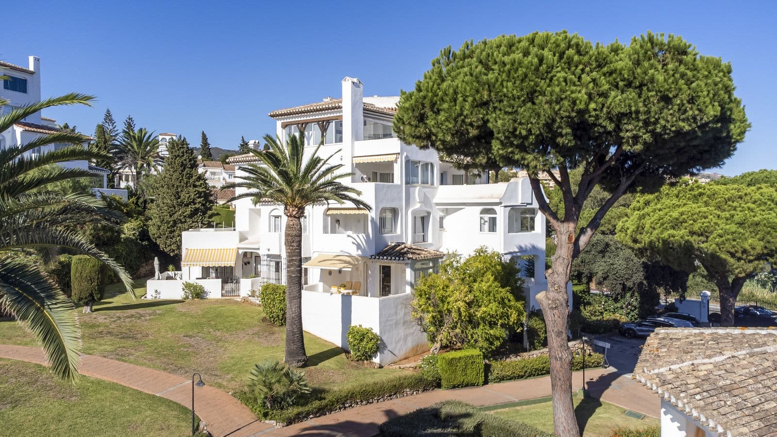 Middle Floor Apartment in Elviria, Marbella East