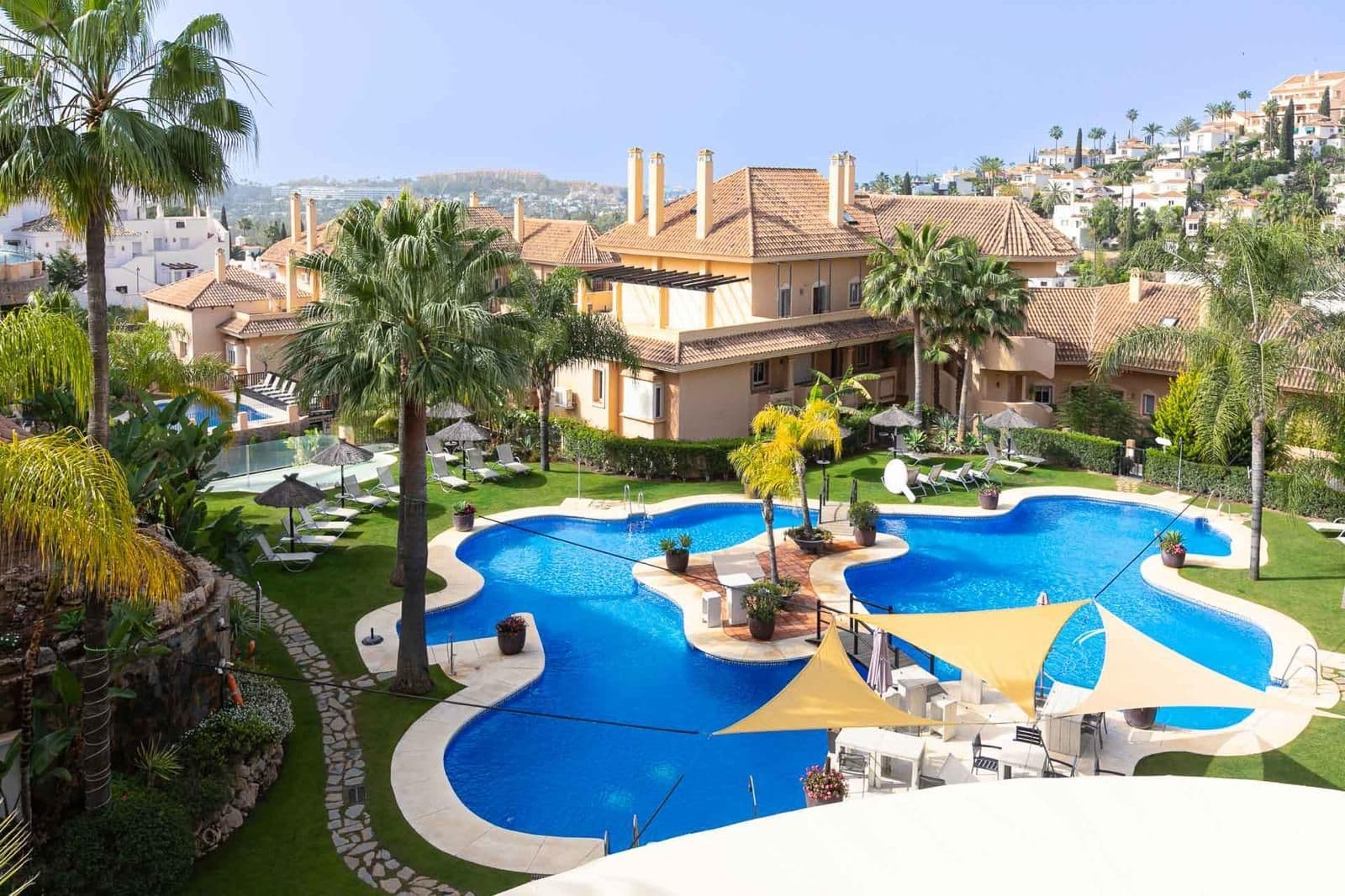 Middle Floor Apartment in Nueva Andalucía, Nueva Andalucía