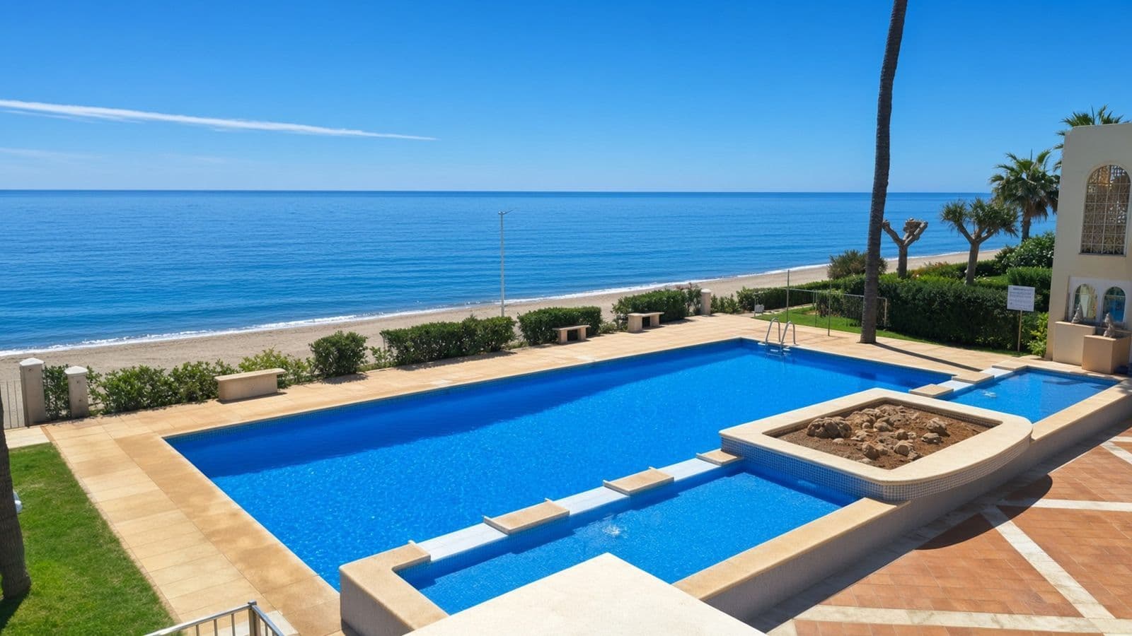 Middle Floor Apartment in Estepona, Estepona