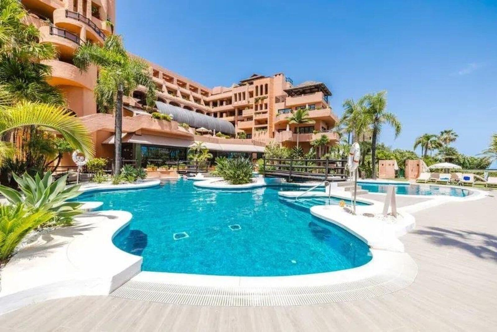 Middle Floor Apartment in Estepona, Estepona