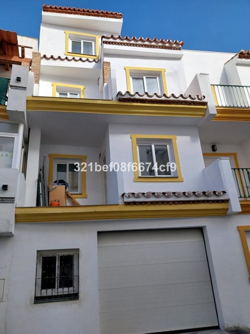 Townhouse in Estepona, Avda. Andalucia, Estepona