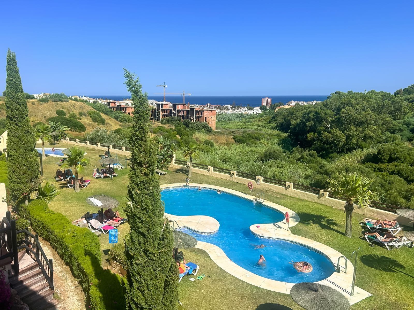 Middle Floor Apartment in La Duquesa, Manilva