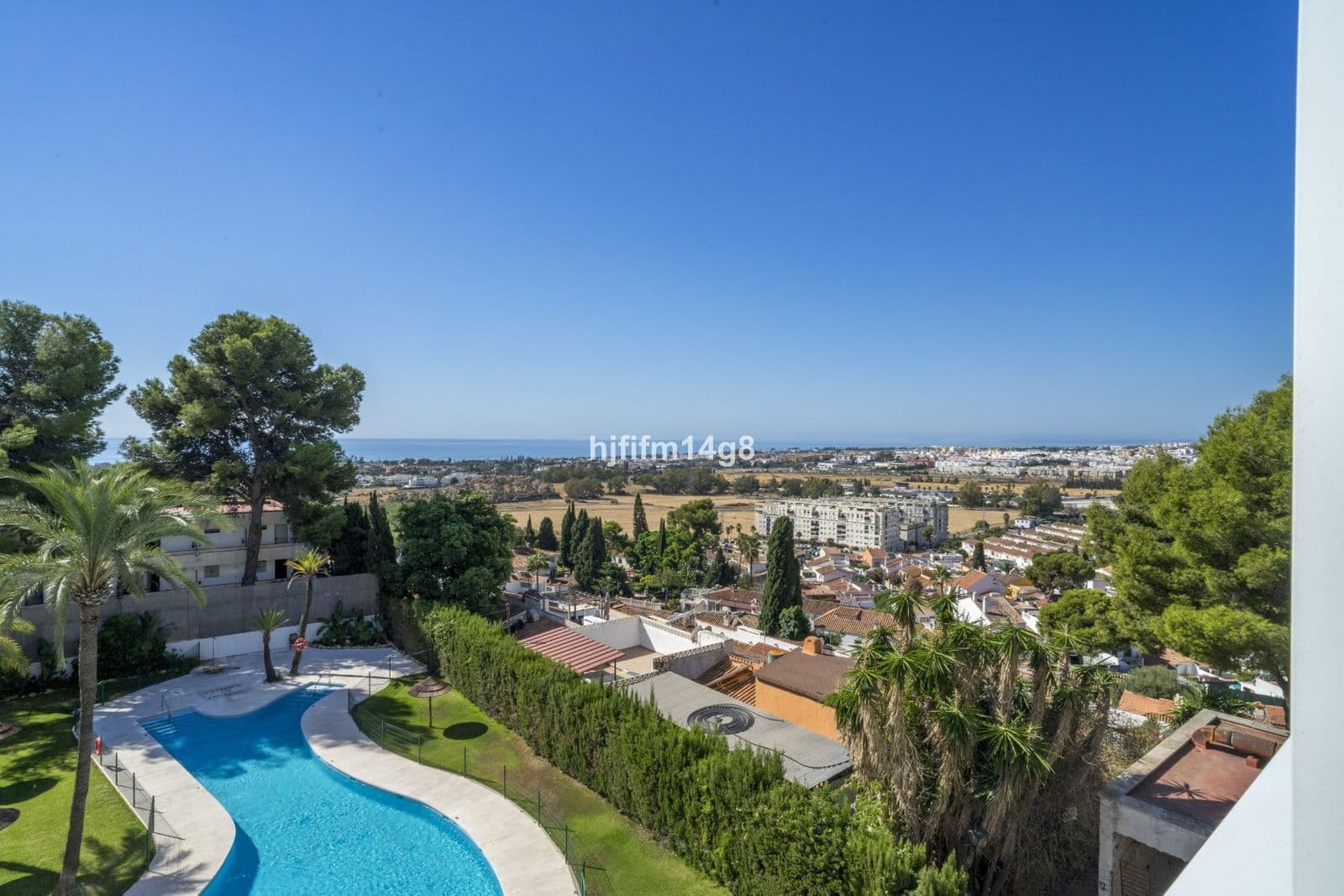 Middle Floor Apartment in Nueva Andalucía, Nueva Andalucía