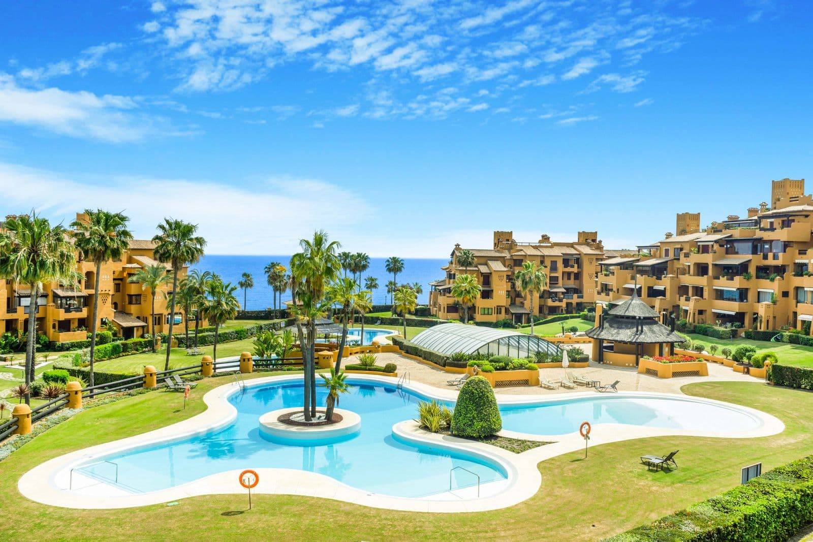 Middle Floor Apartment in Estepona, Estepona