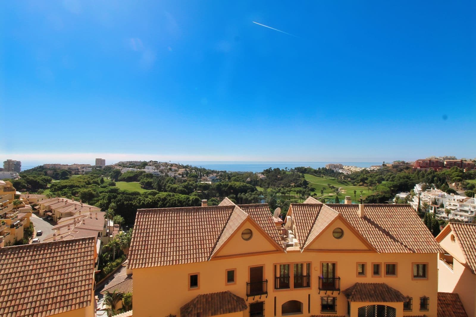 Middle Floor Apartment in Torrequebrada, Benalmádena