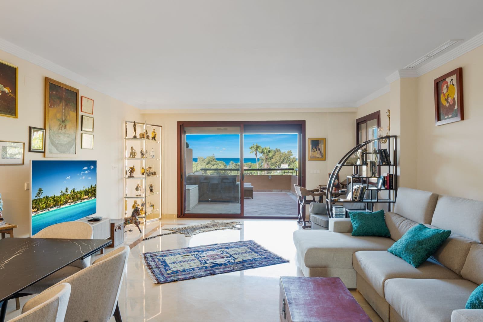 Middle Floor Apartment in Bahía de Marbella, Marbella East