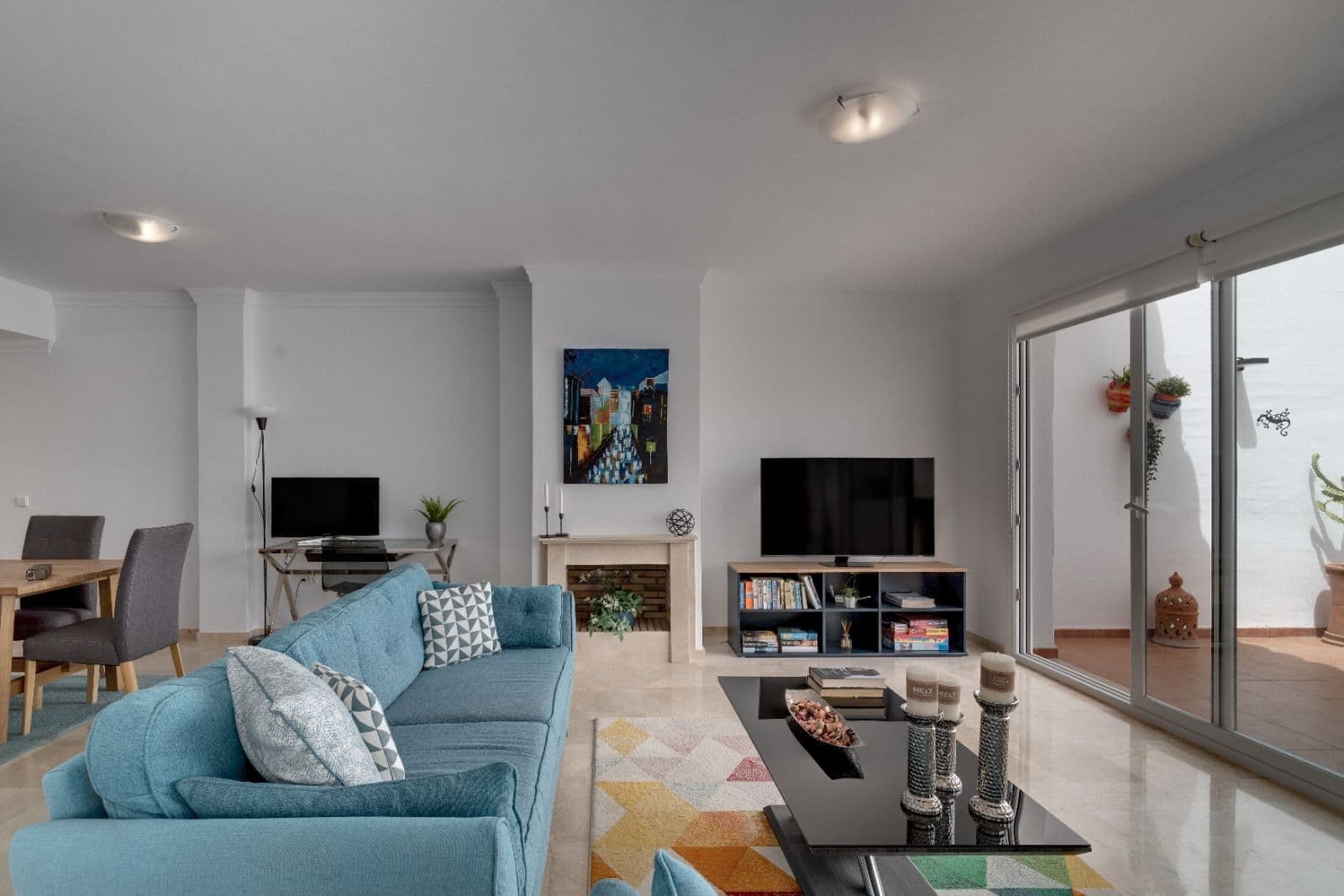 Middle Floor Apartment in La Mairena, Marbella East