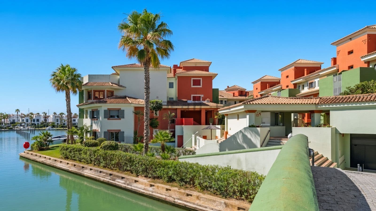 Middle Floor Apartment in Sotogrande Marina, Sotogrande