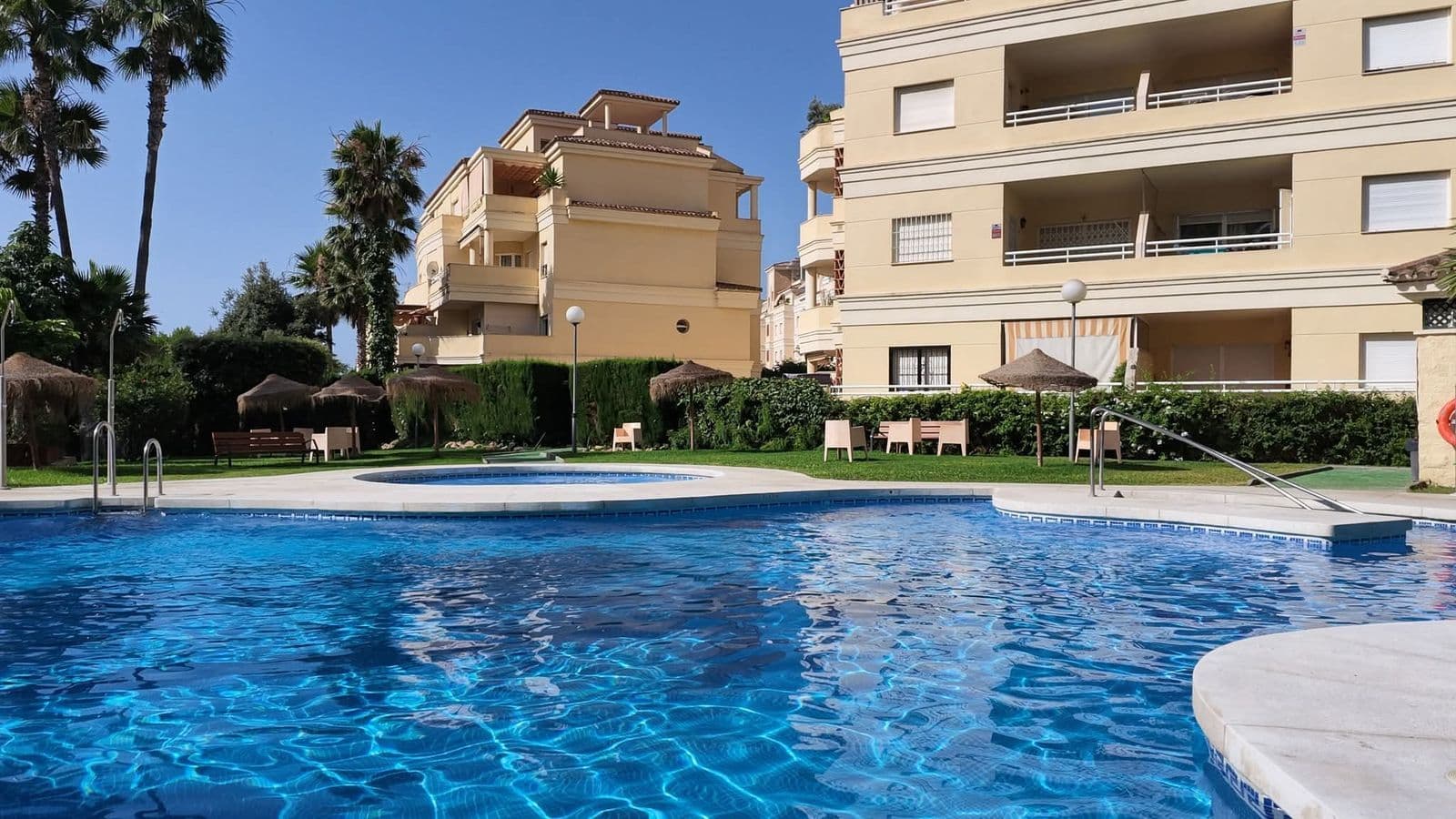 Middle Floor Apartment in Torrequebrada, Benalmádena