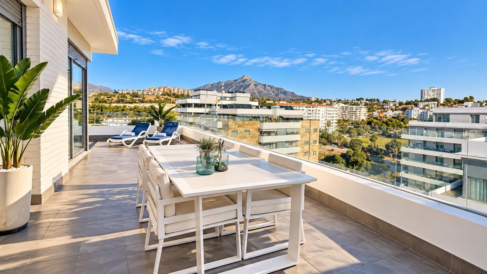 Penthouse in Nueva Andalucía, Nueva Andalucía