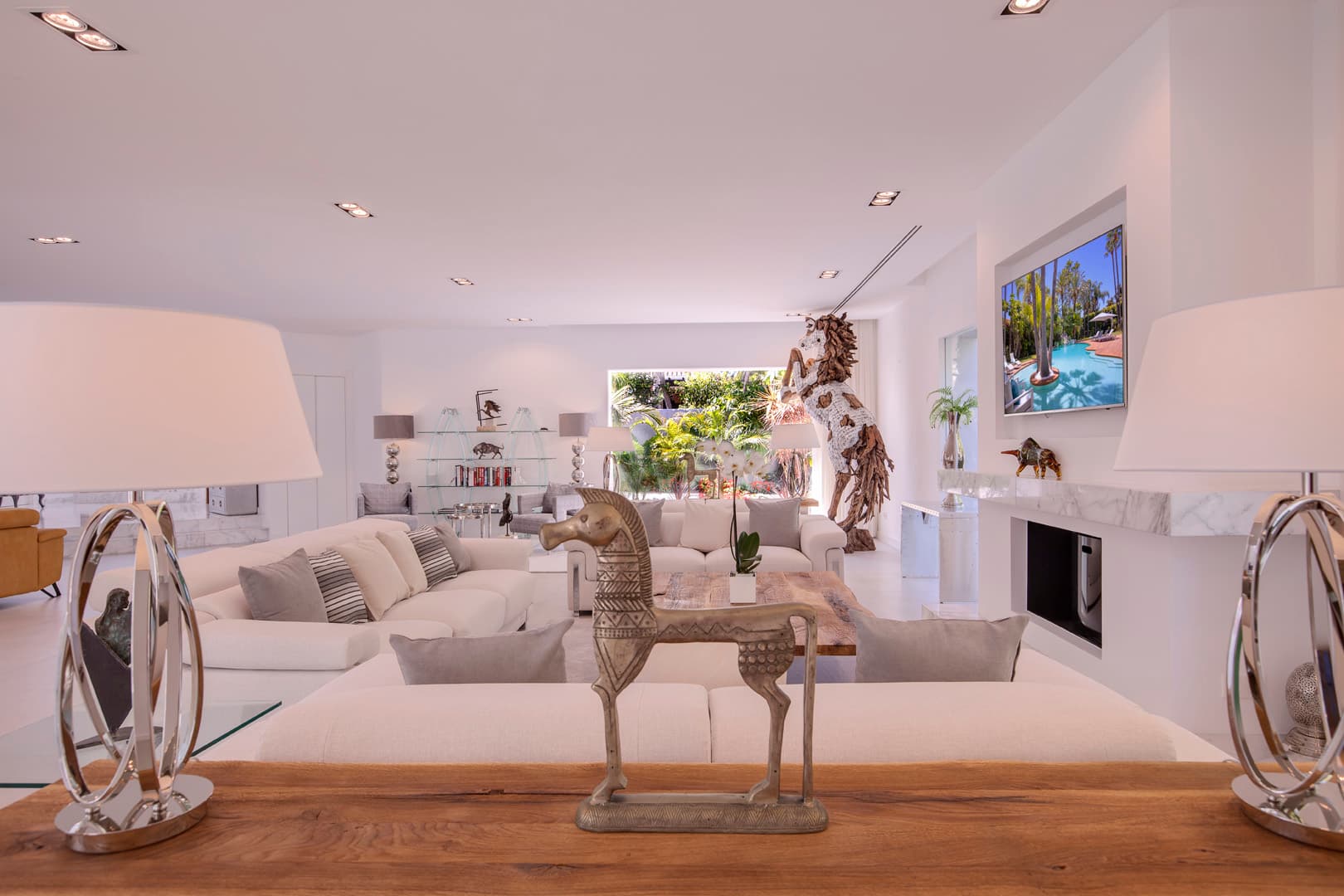 Villa Zebra, 4