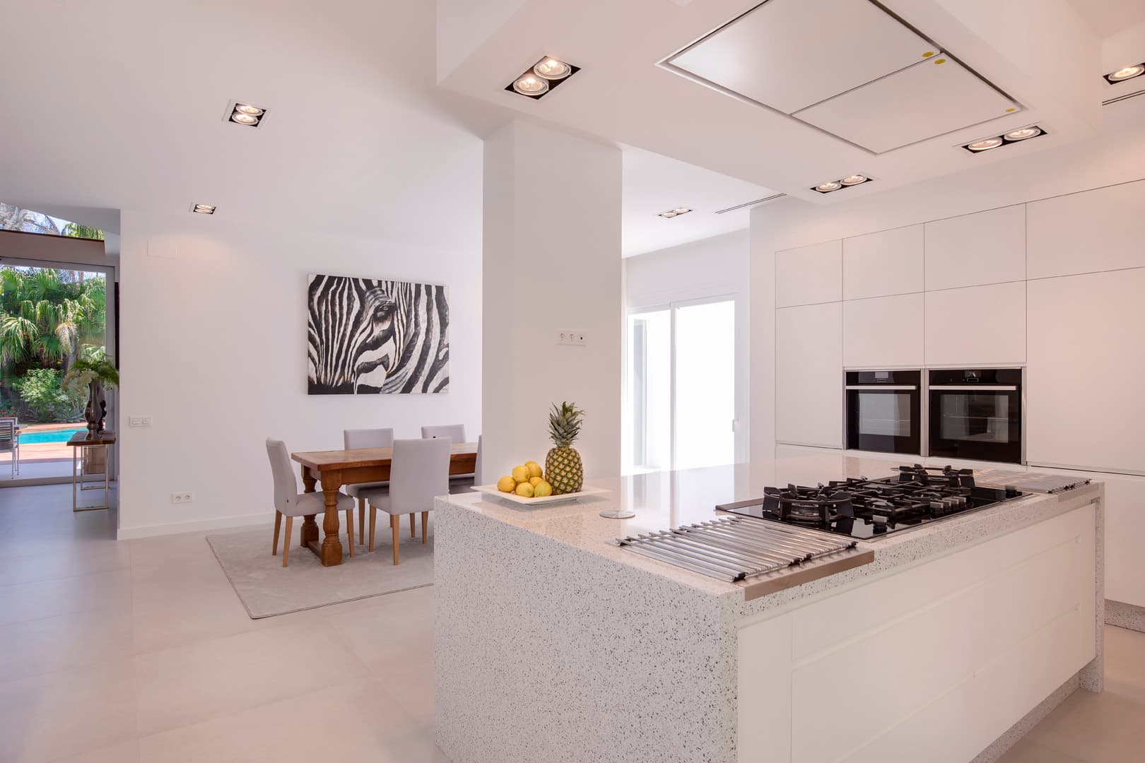 Villa Zebra, 9