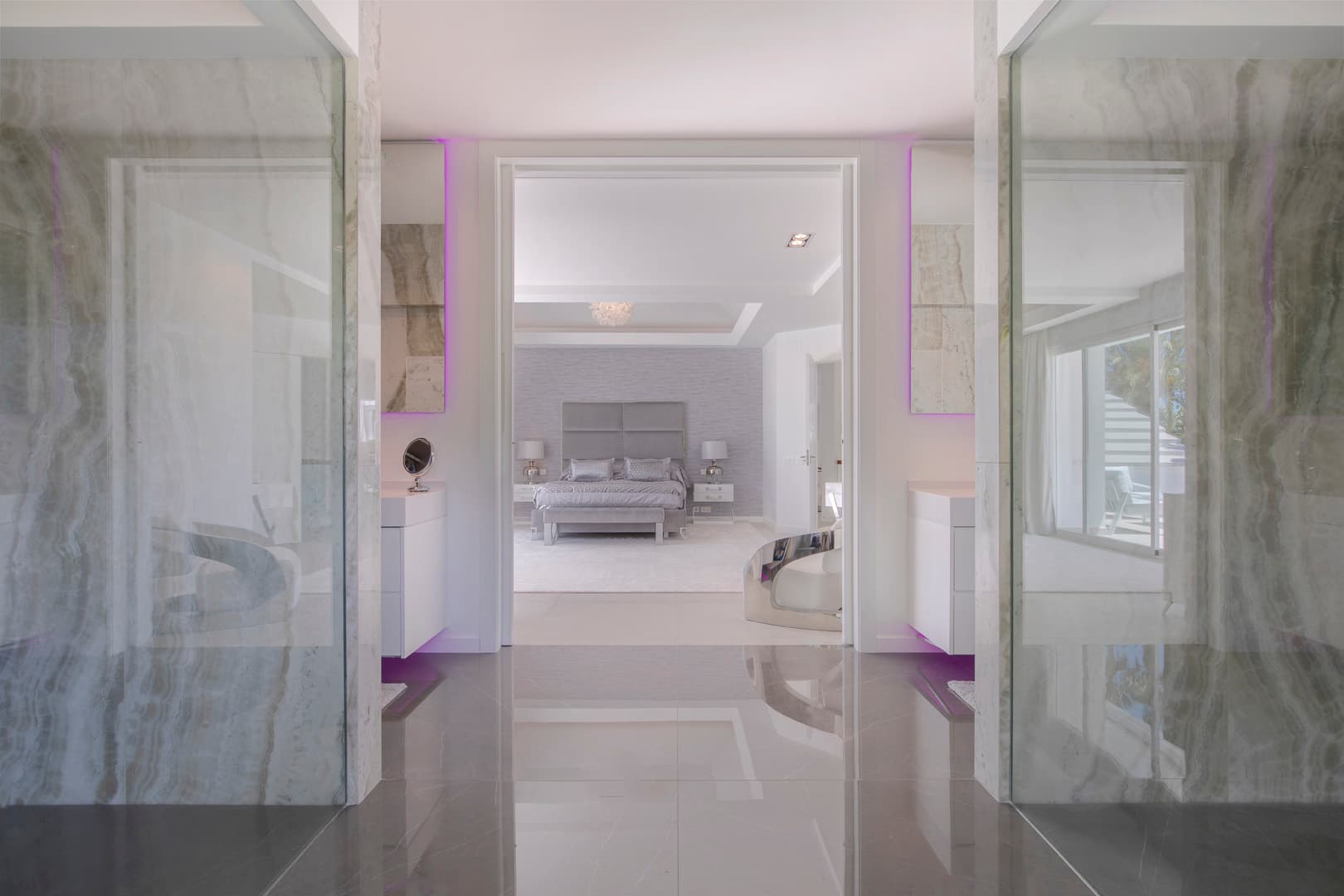 Villa Zebra, 33