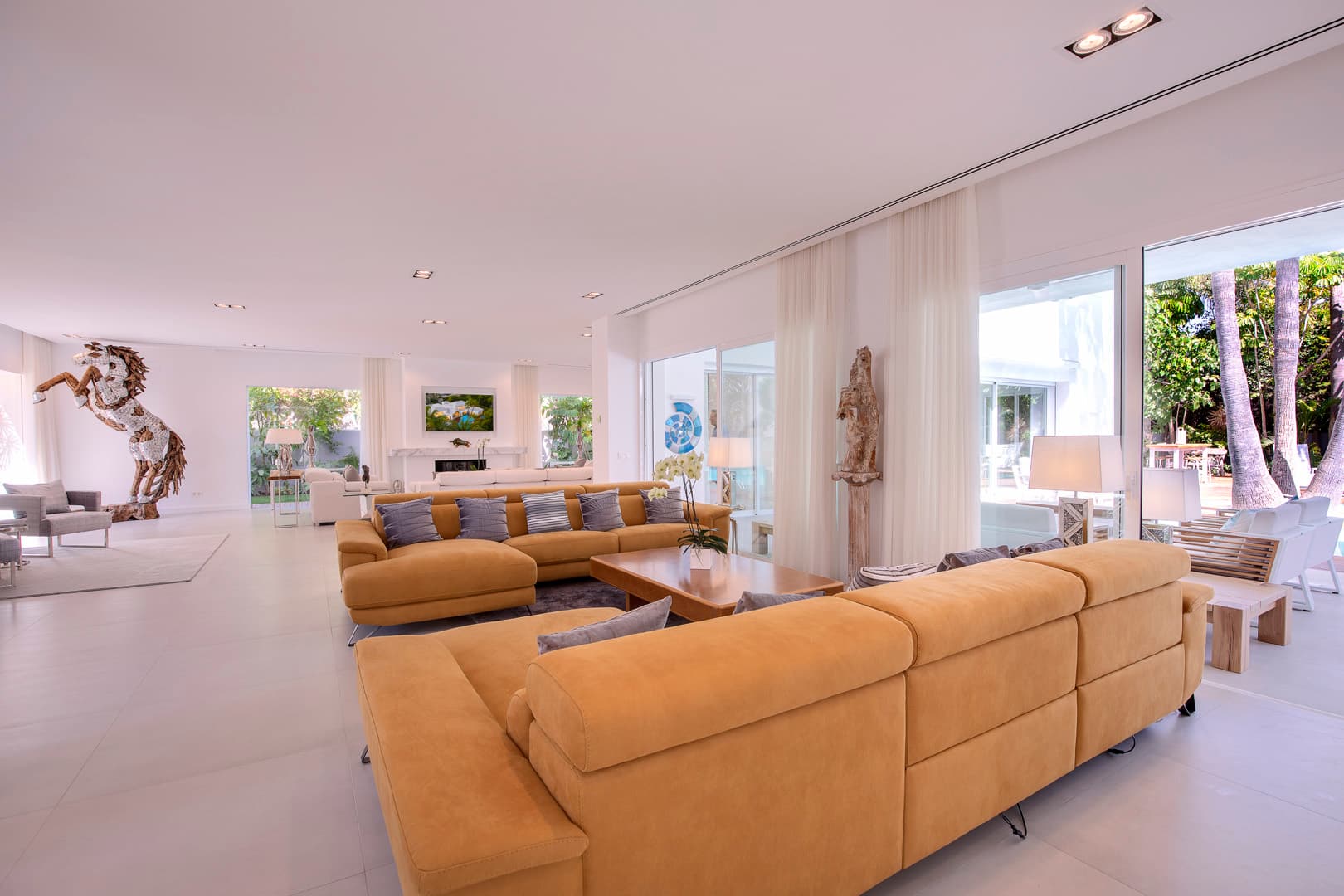 Villa Zebra, 13