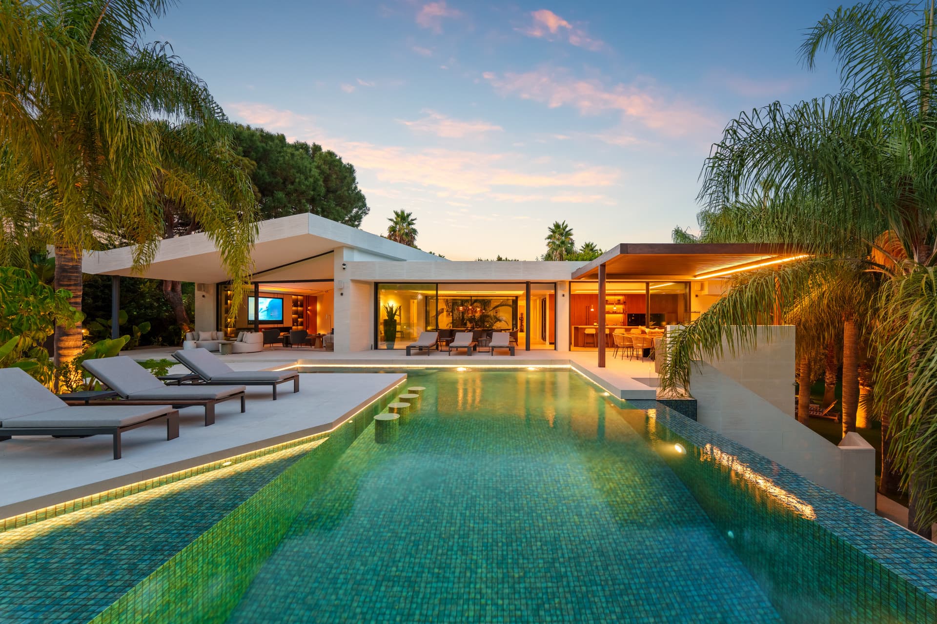 Las Chapas 5, Marbella East